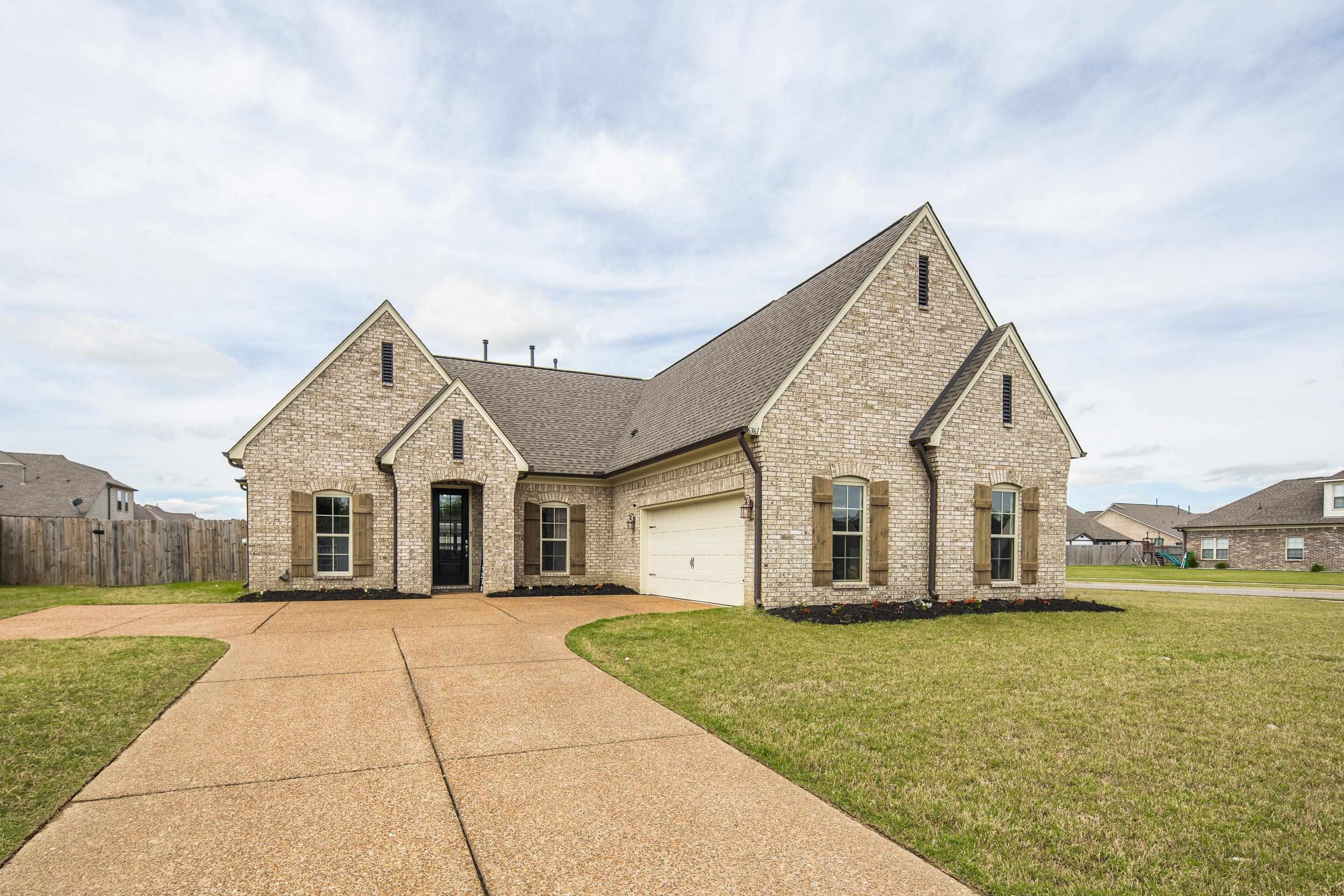 6361 Creekside Lake Dr Property Photo 1