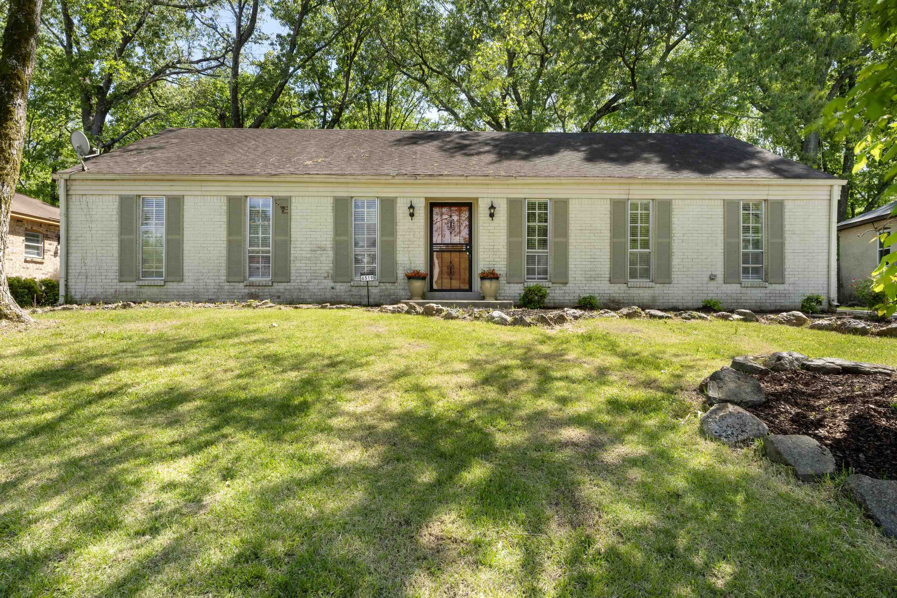 6519 Oak Park Dr Property Photo 1
