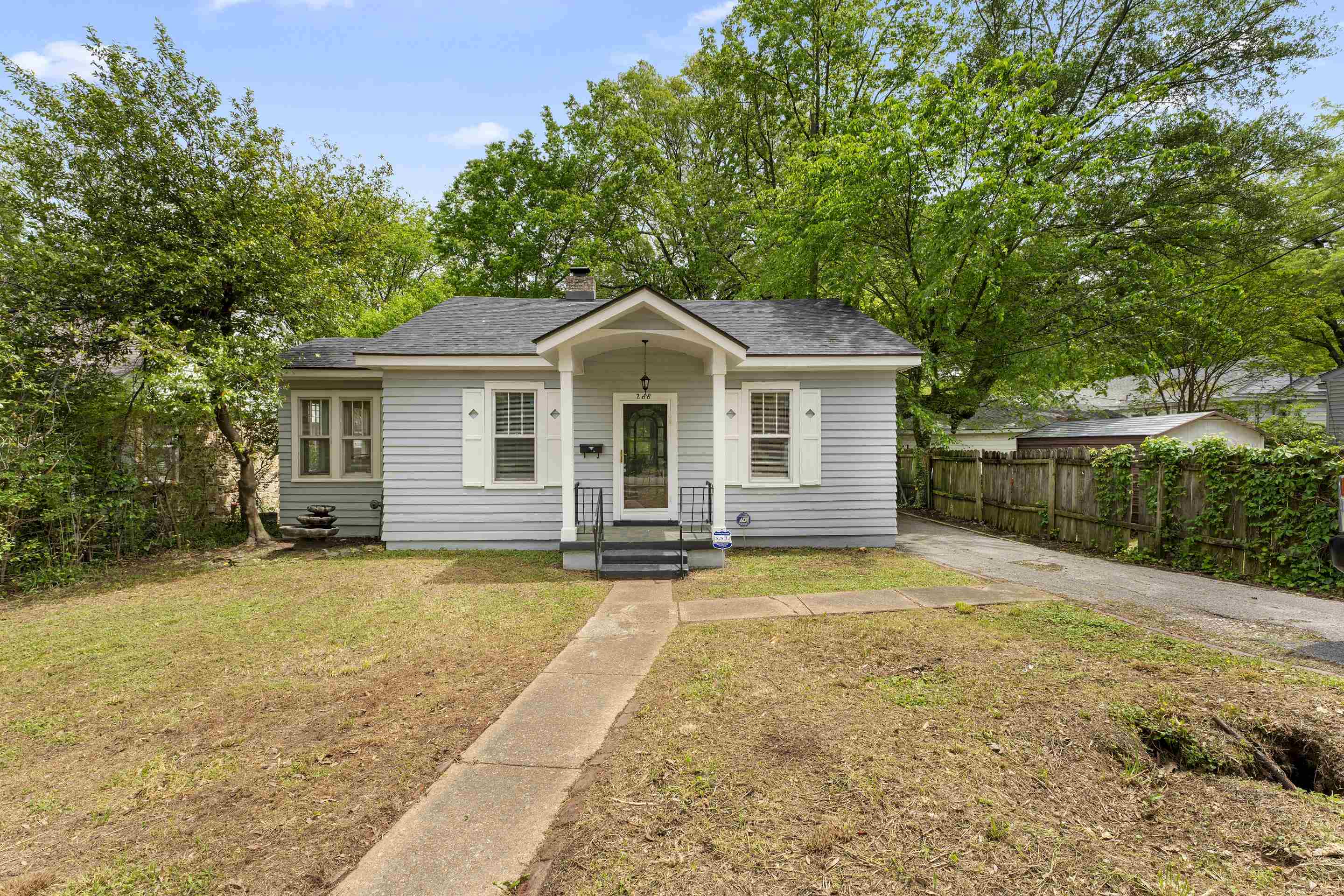 288 S Greer St Property Photo 1