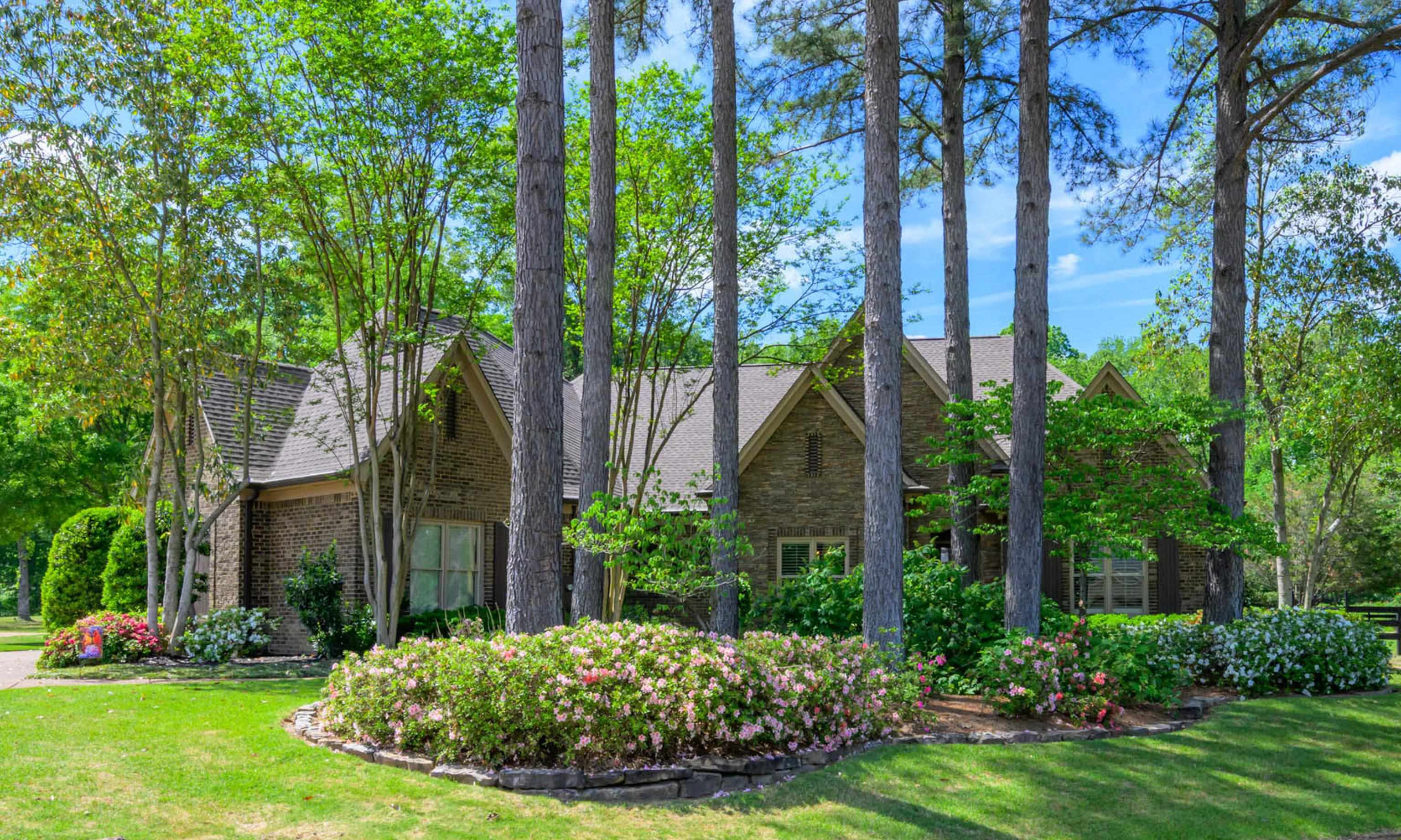 25 Riversedge Cv N Property Photo 1