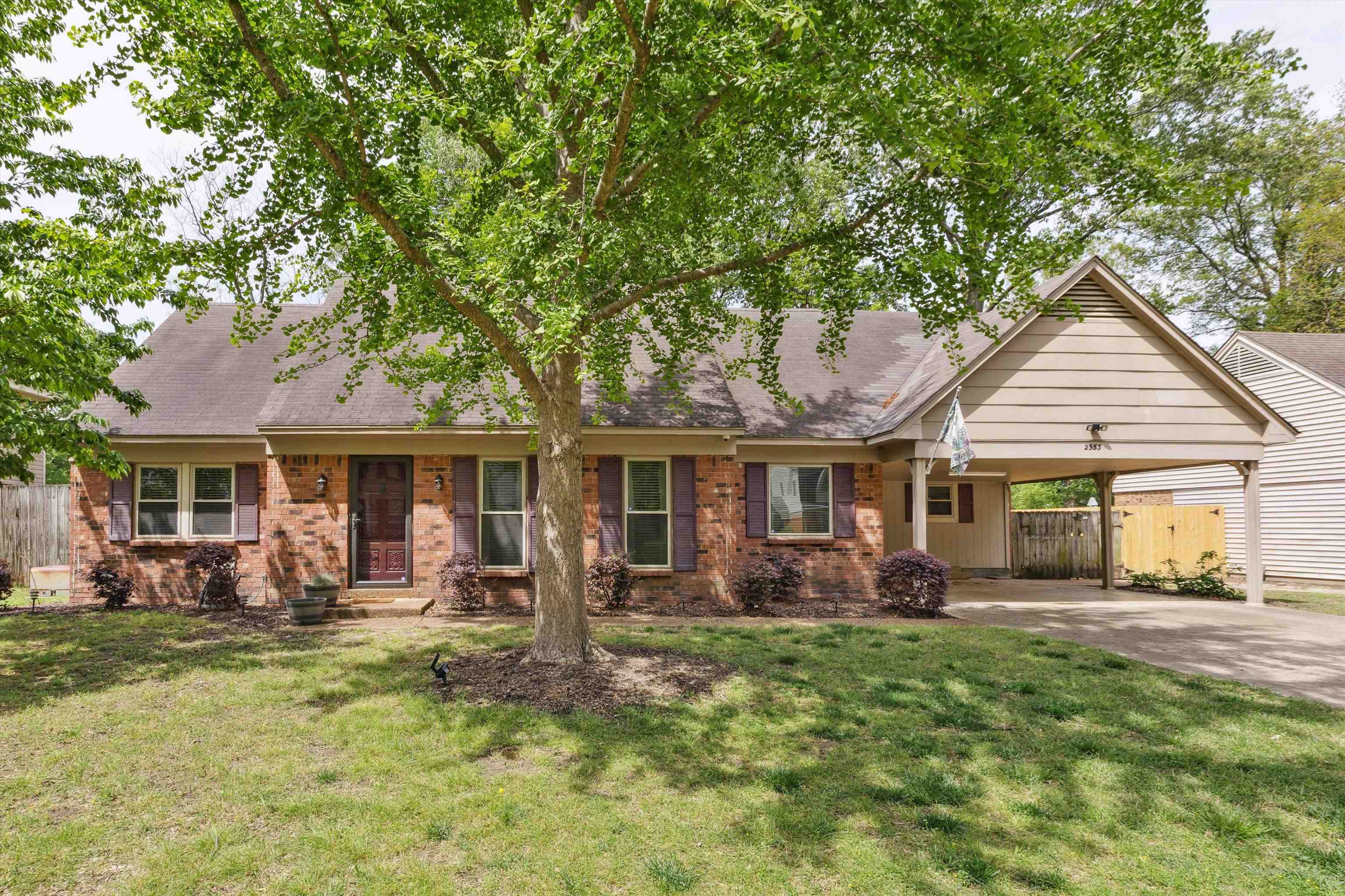 2553 Honey Bee Ln Property Photo 1