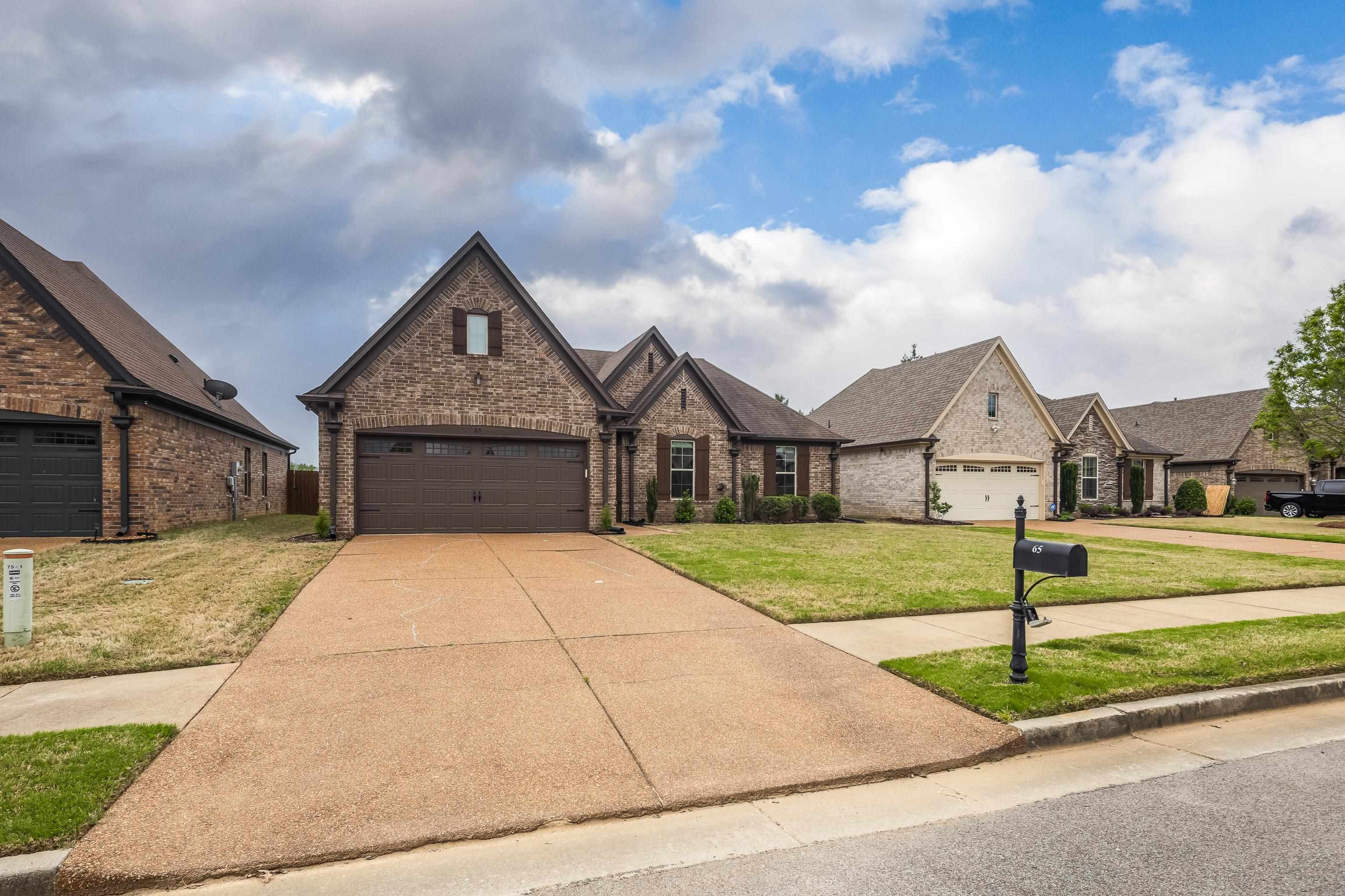 65 Arabella Cir Property Photo 1