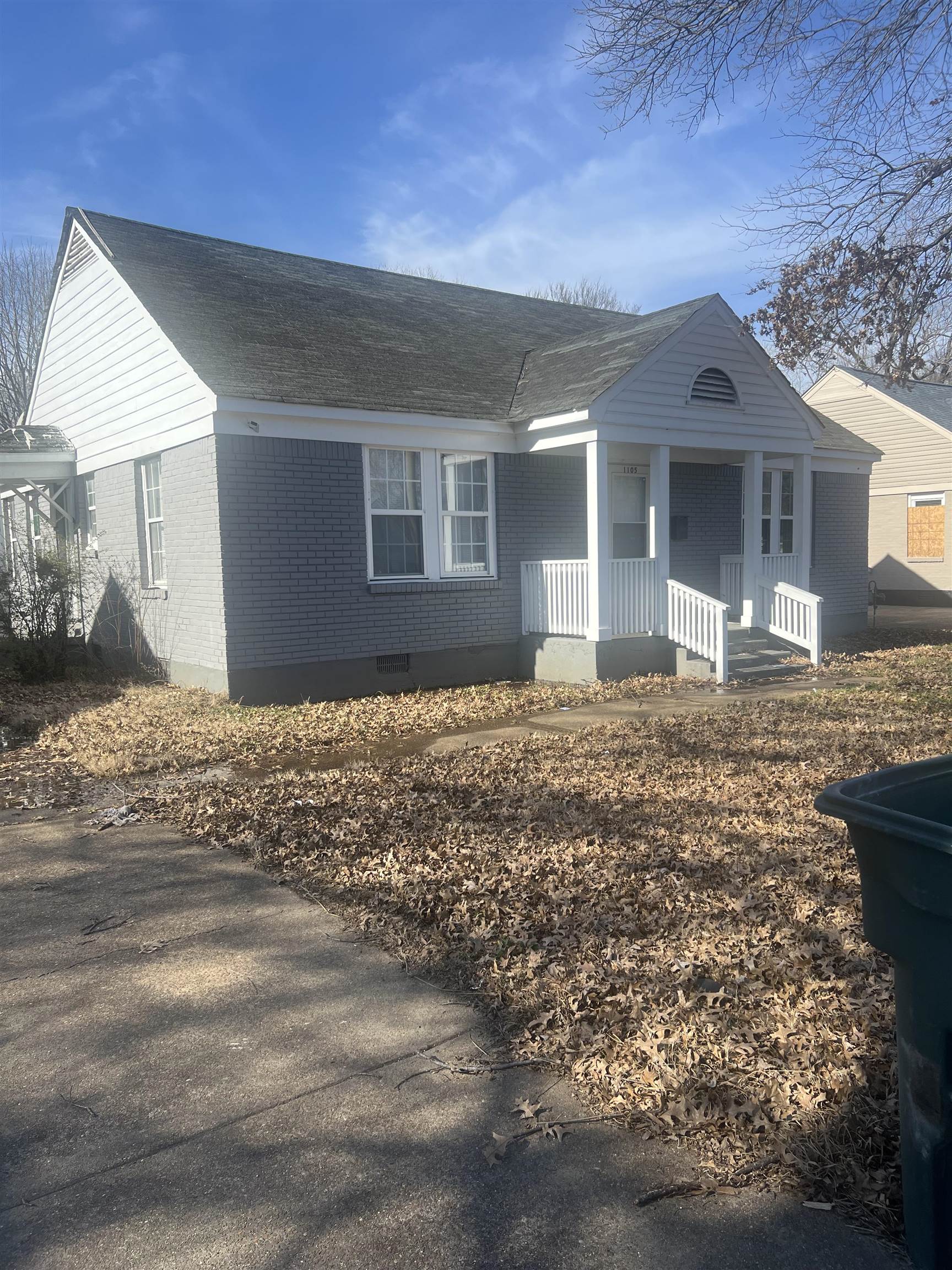 1105 N Watkins St Property Photo 1