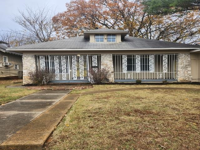 1570 E Mclemore Ave Property Photo 1