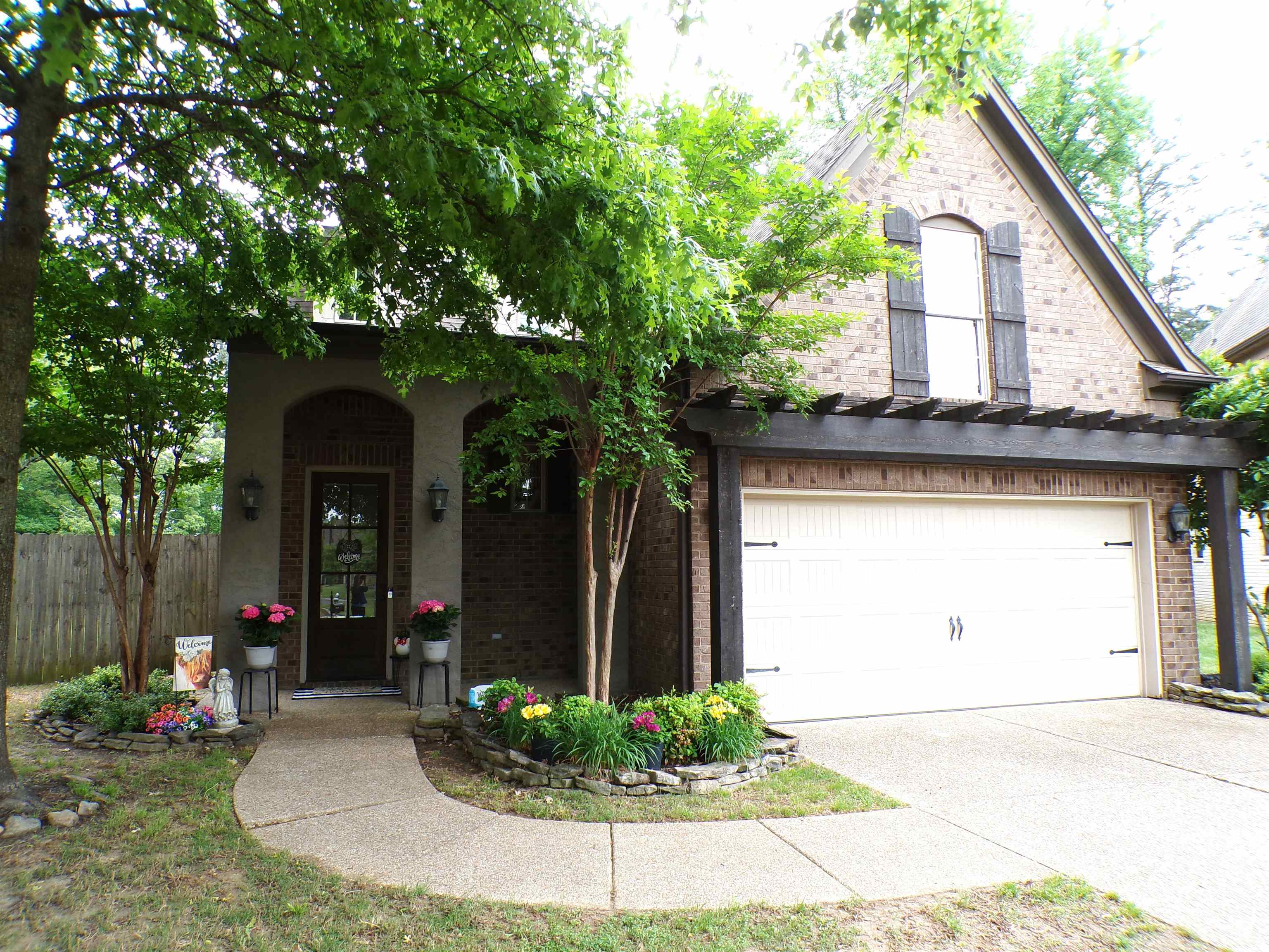 7327 Winterbrook Ln Property Photo 1