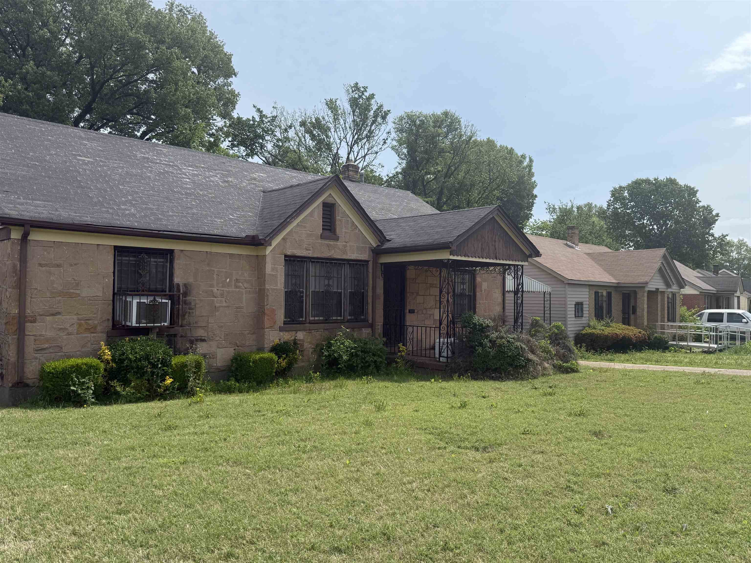 2094 Alton Ave Property Photo 1