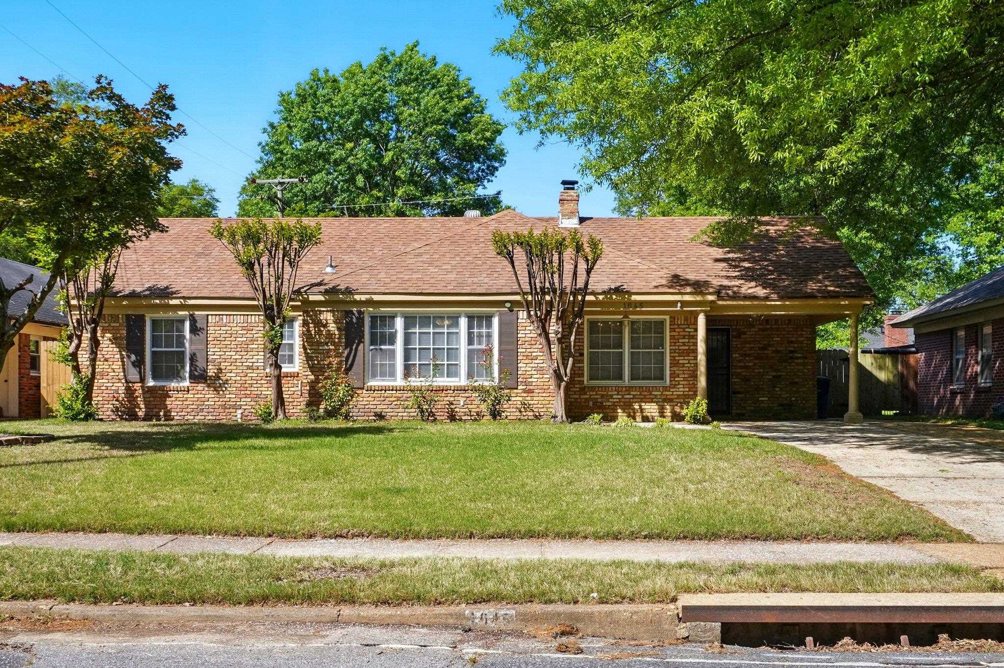 1645 Estate Dr Property Photo 1