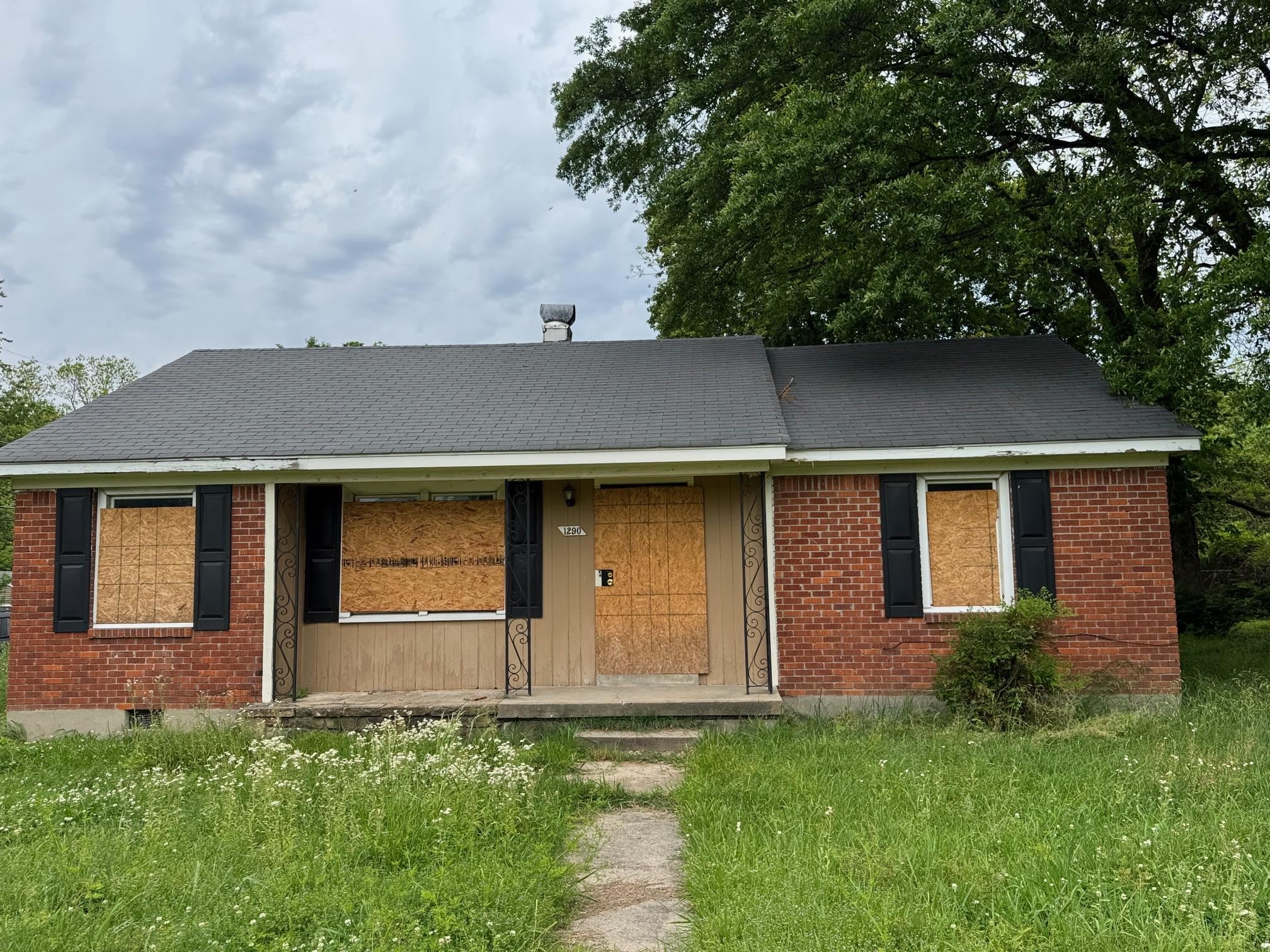 1290 Dellwood Ave Property Photo 1