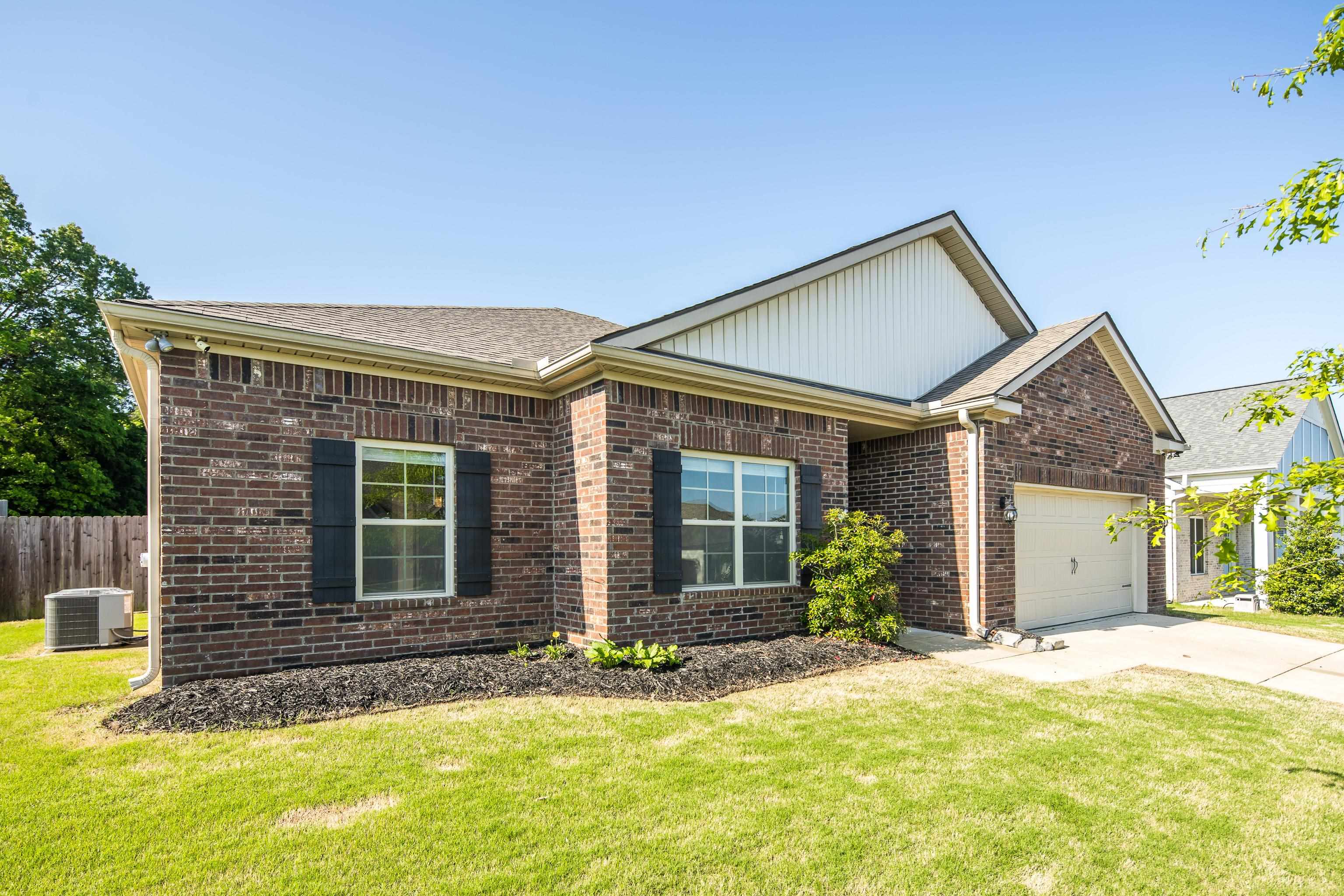 125 Fairway Hills Dr Property Photo 1