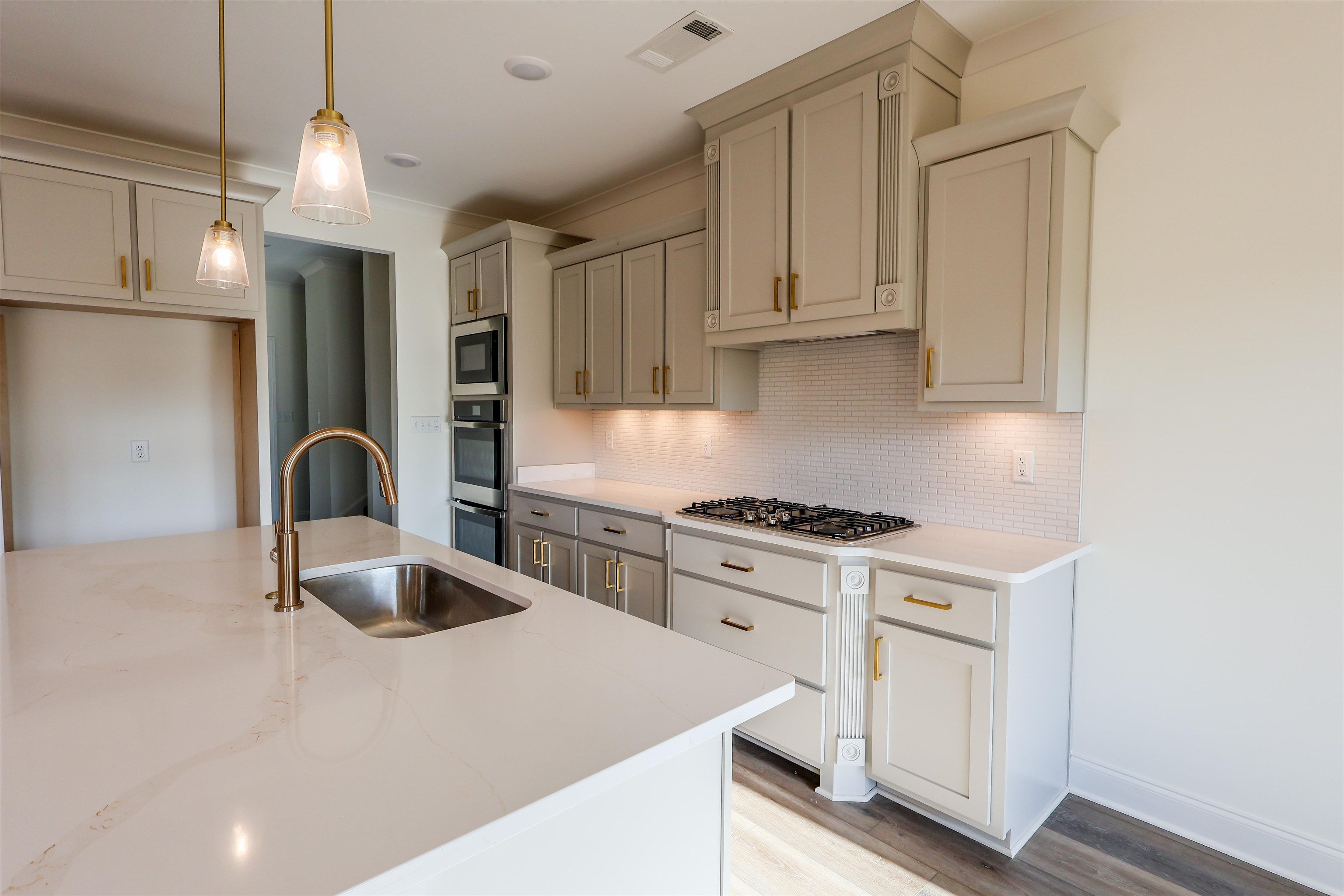 125 Columbia Way Property Photo 3