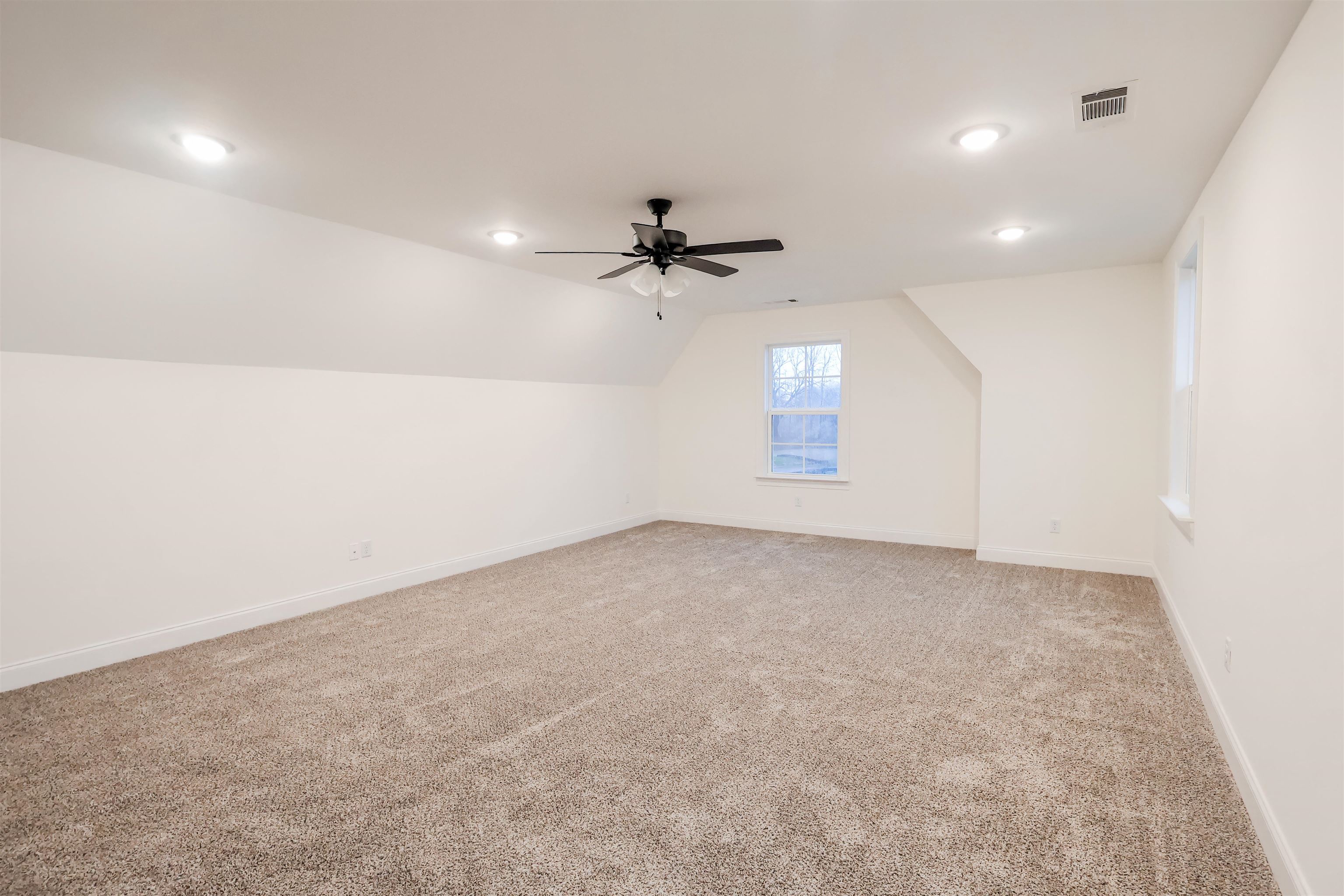 125 Columbia Way Property Photo 25