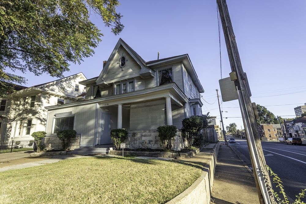 1336 Peabody Ave Property Photo 3