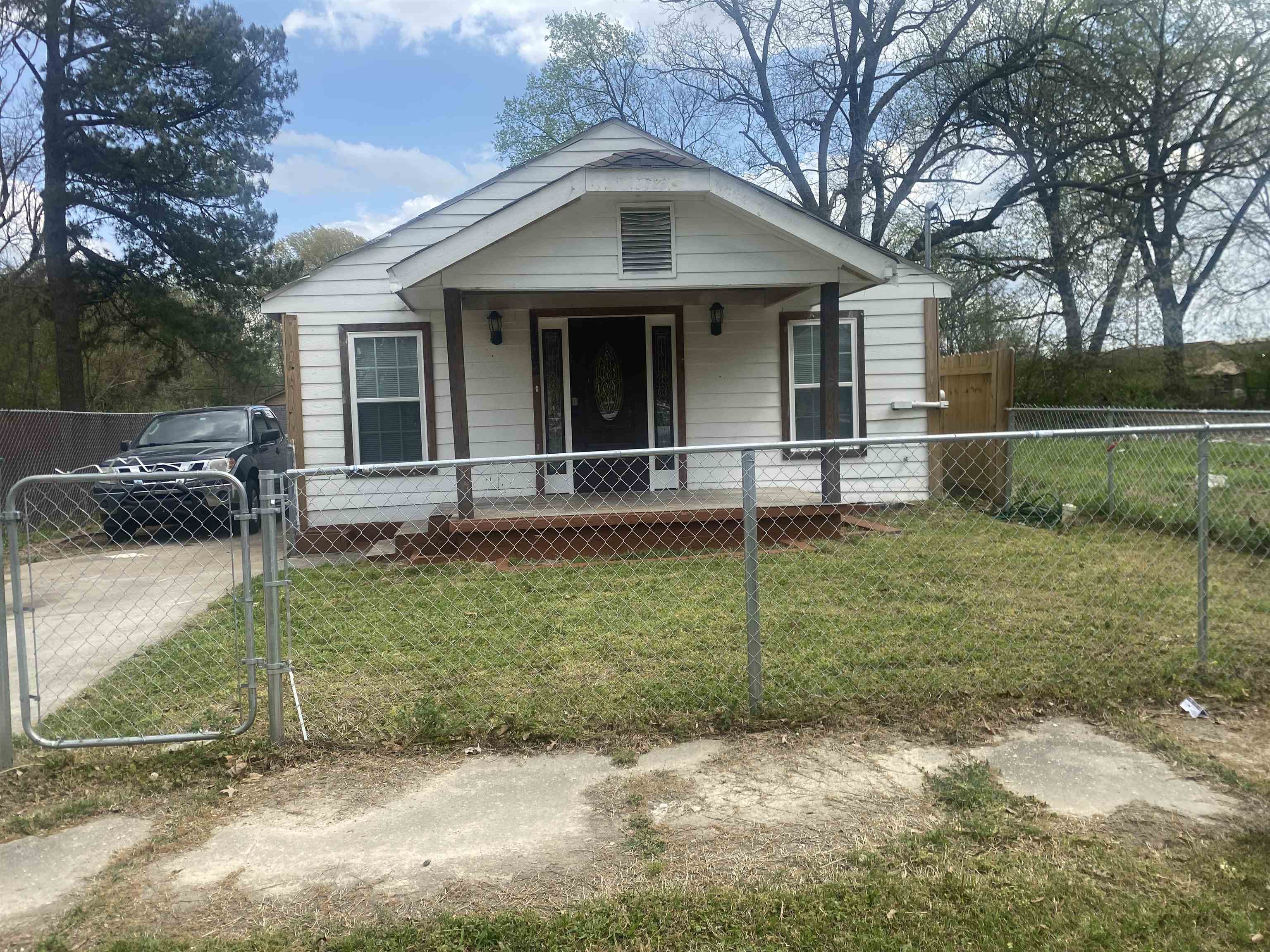 1322 Standridge St Property Photo 1