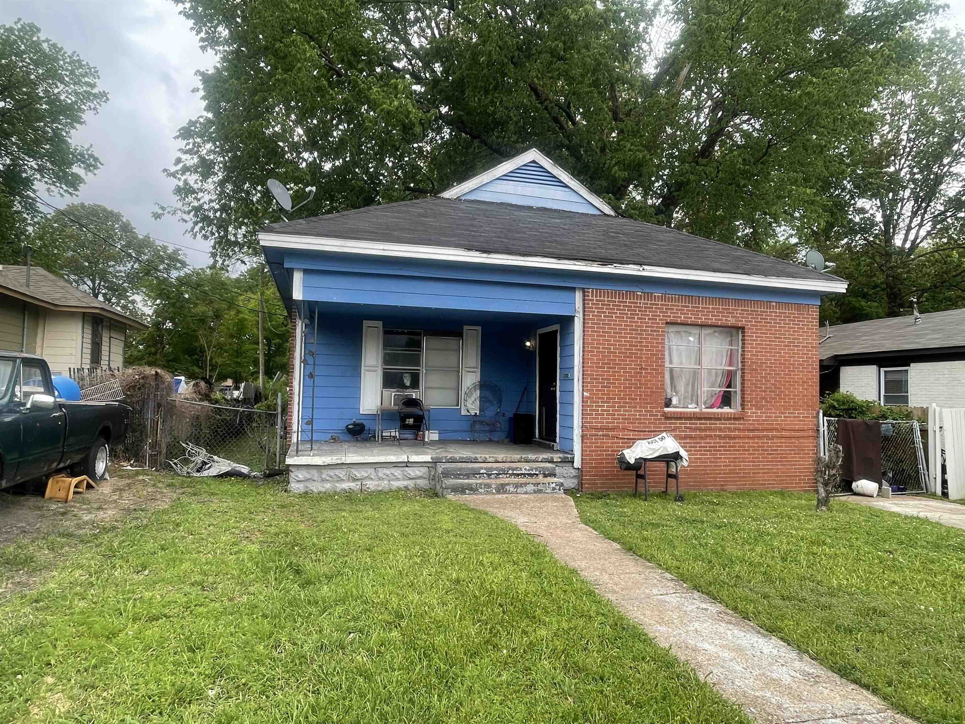 948 Pearce St Property Photo 1