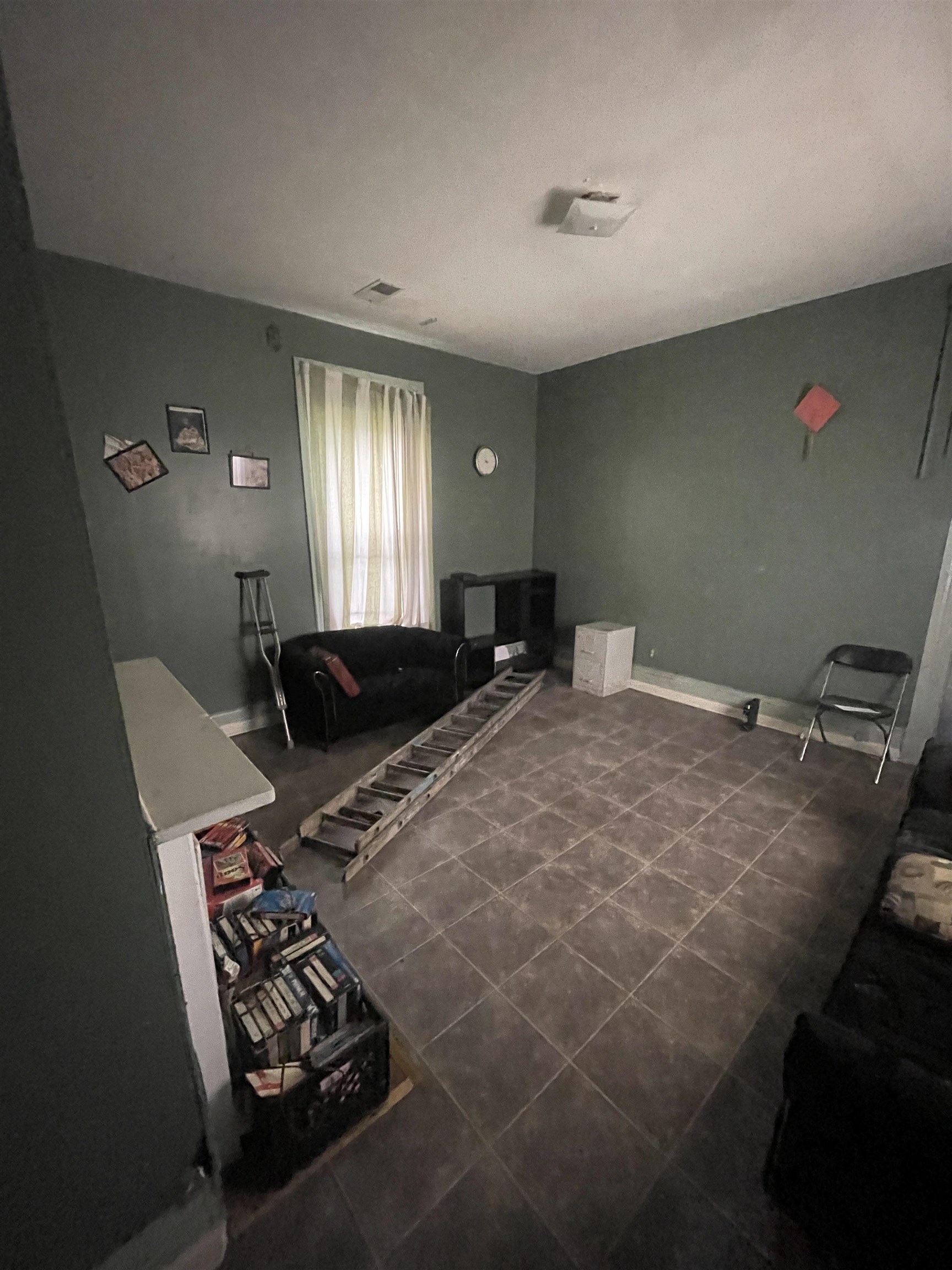692 Looney Ave Property Photo 2