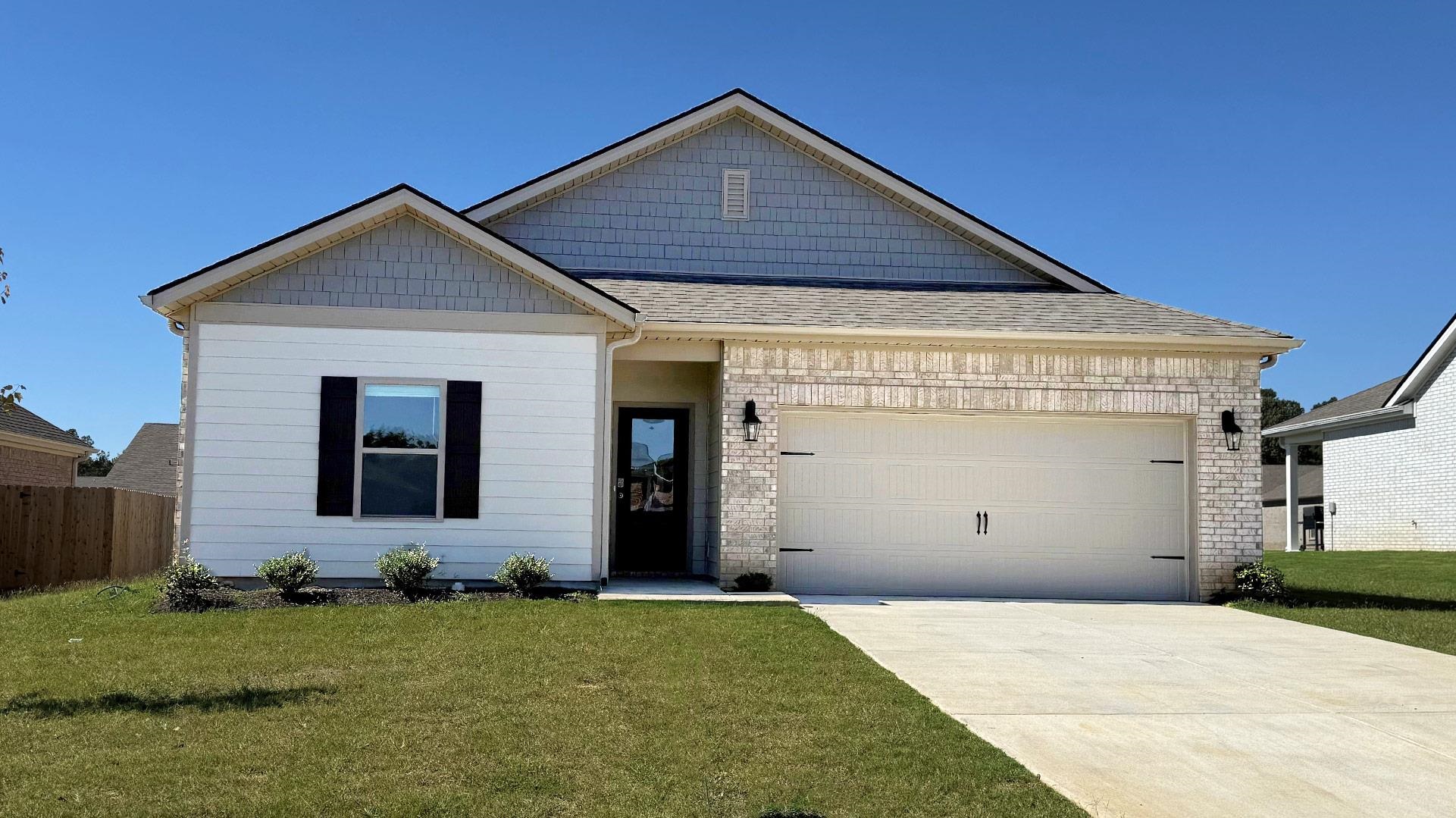 4487 Royster Creek Dr N Property Photo 1