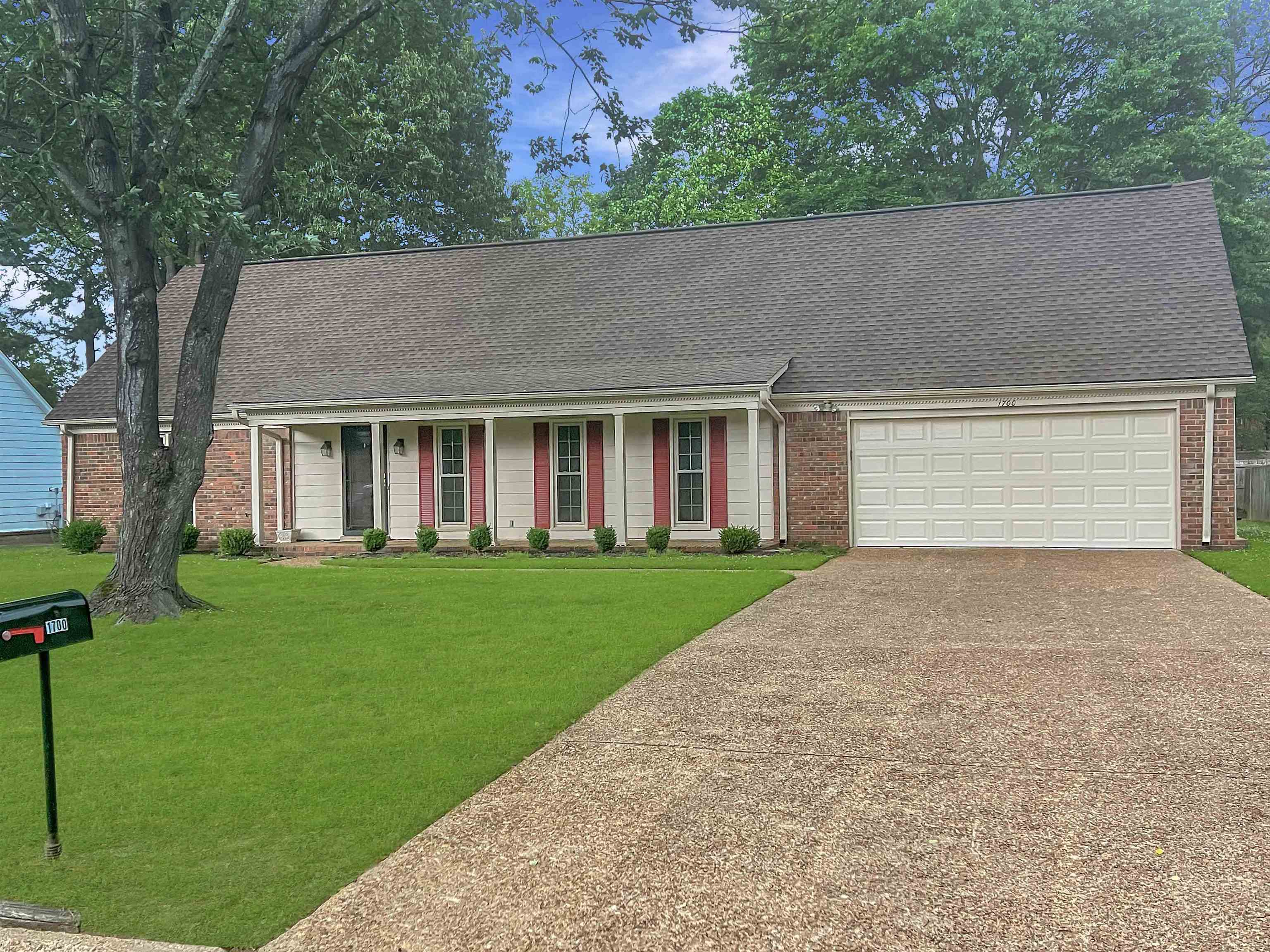 1700 Rocky Hollow Rd Property Photo 1