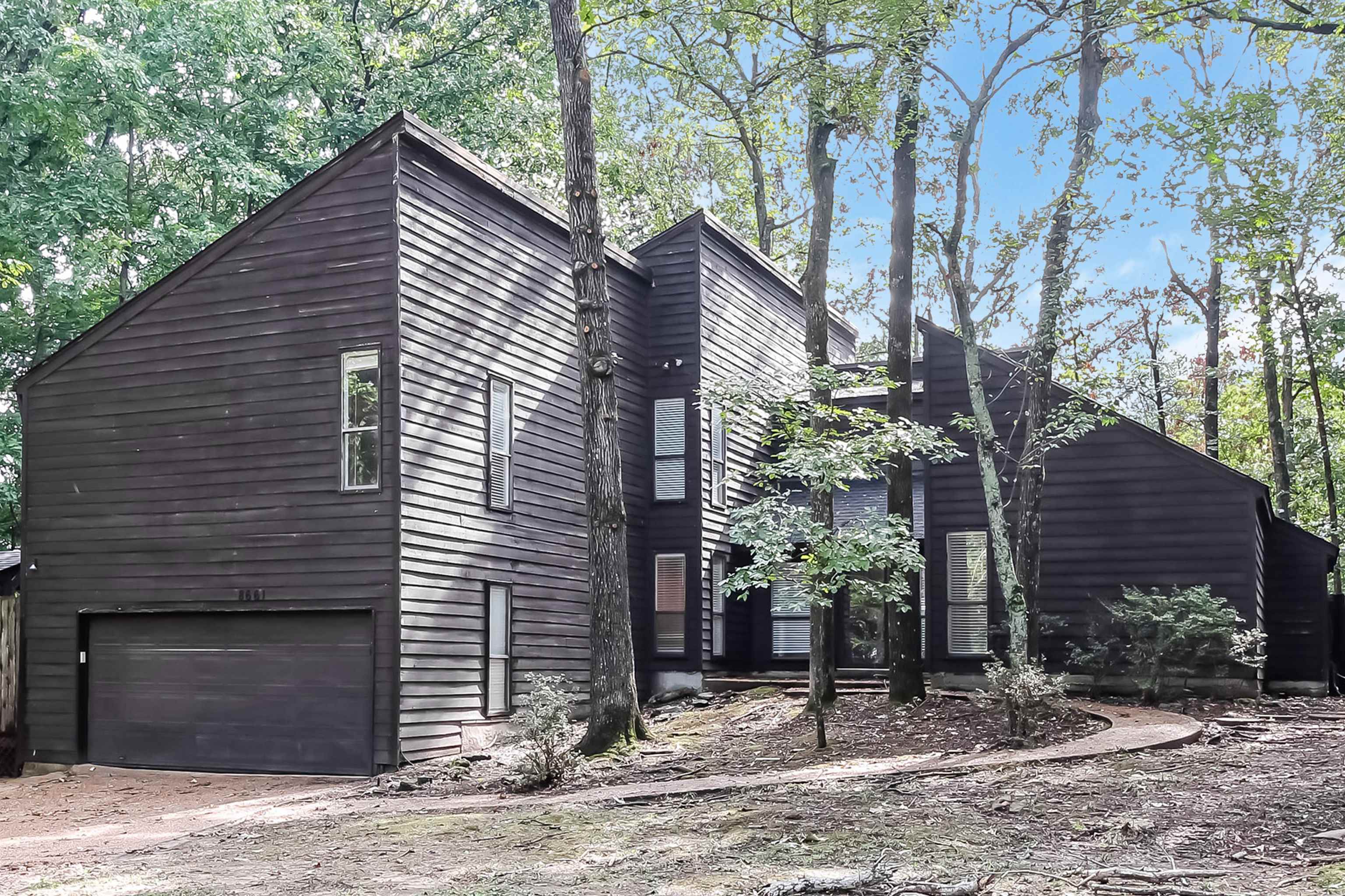 8661 Roundtree Pl Property Photo 4