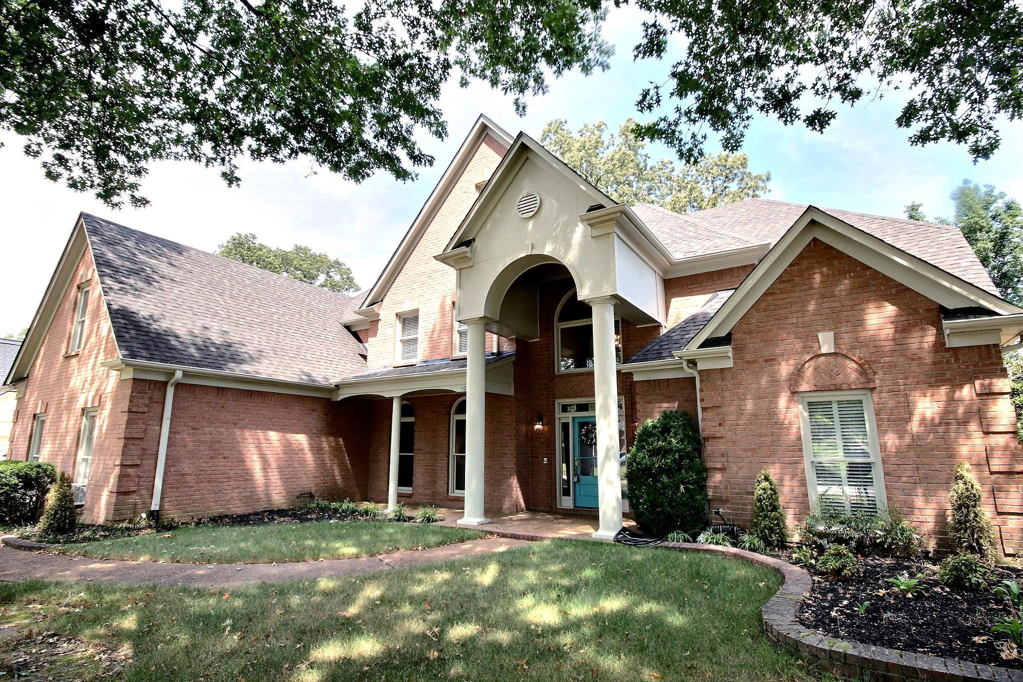 1050 Stanhope Dr Property Photo 1