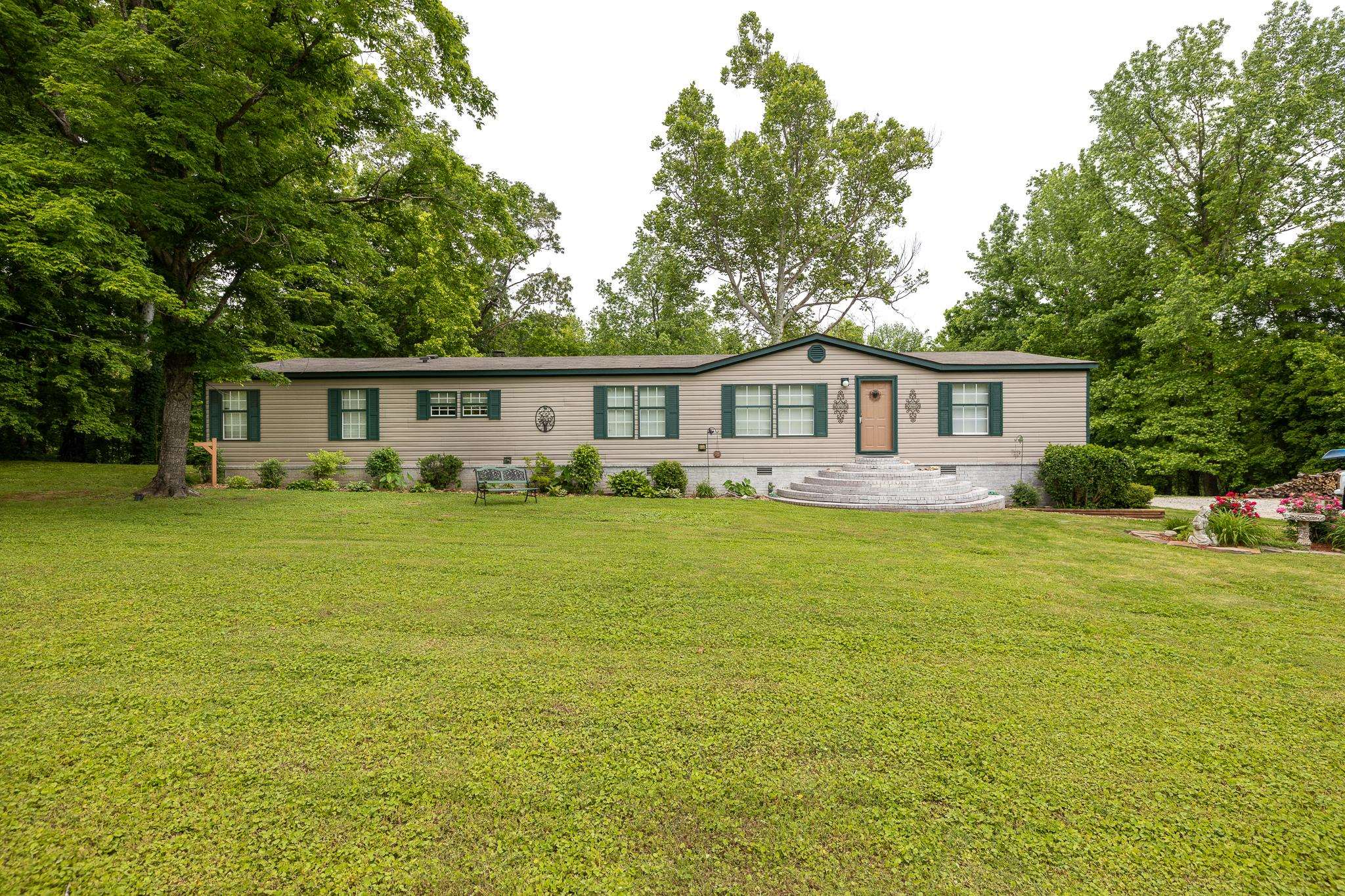 696 Glen Springs Rd Property Photo 1