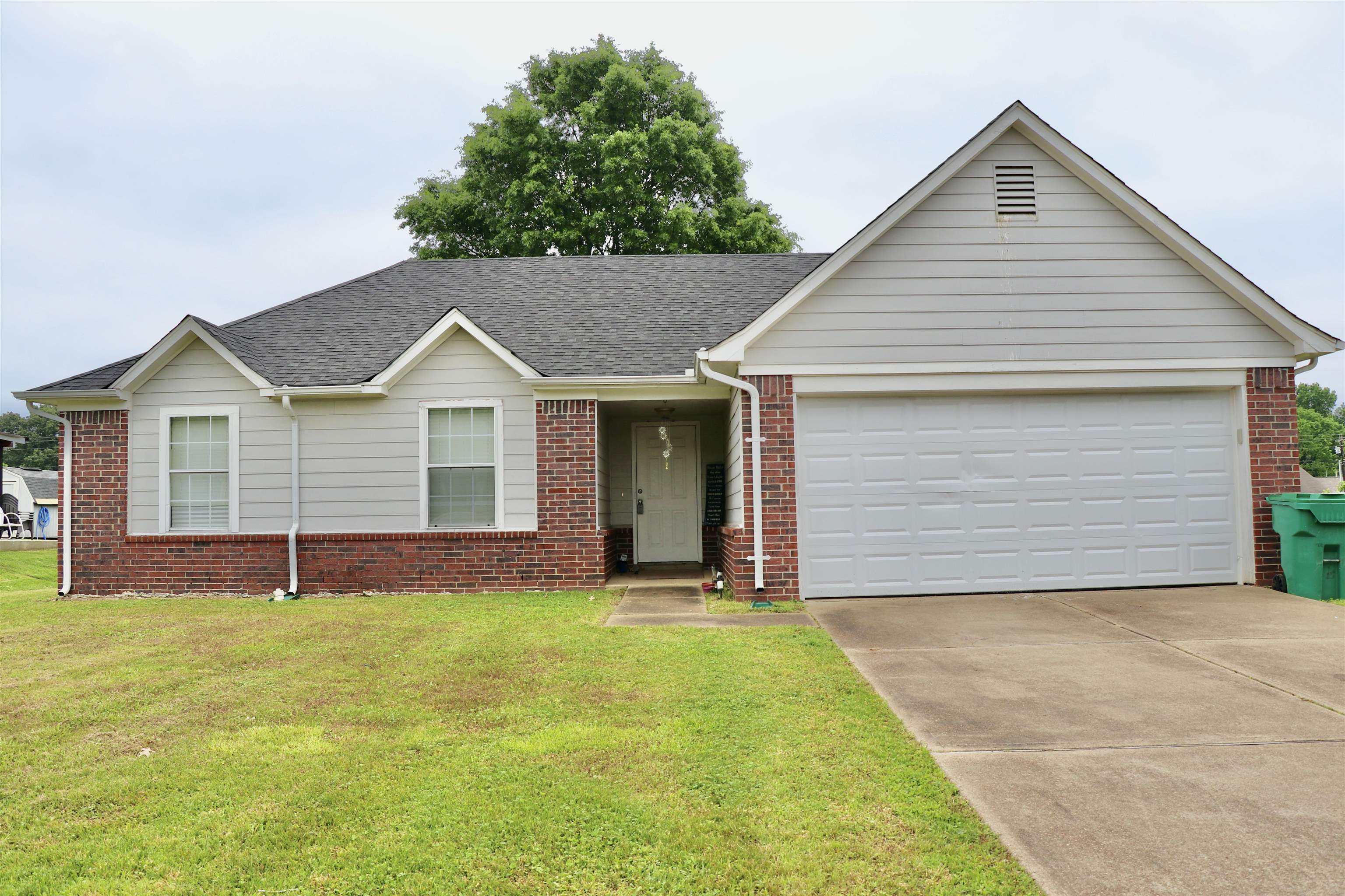 104 Harmony Dr Property Photo 1