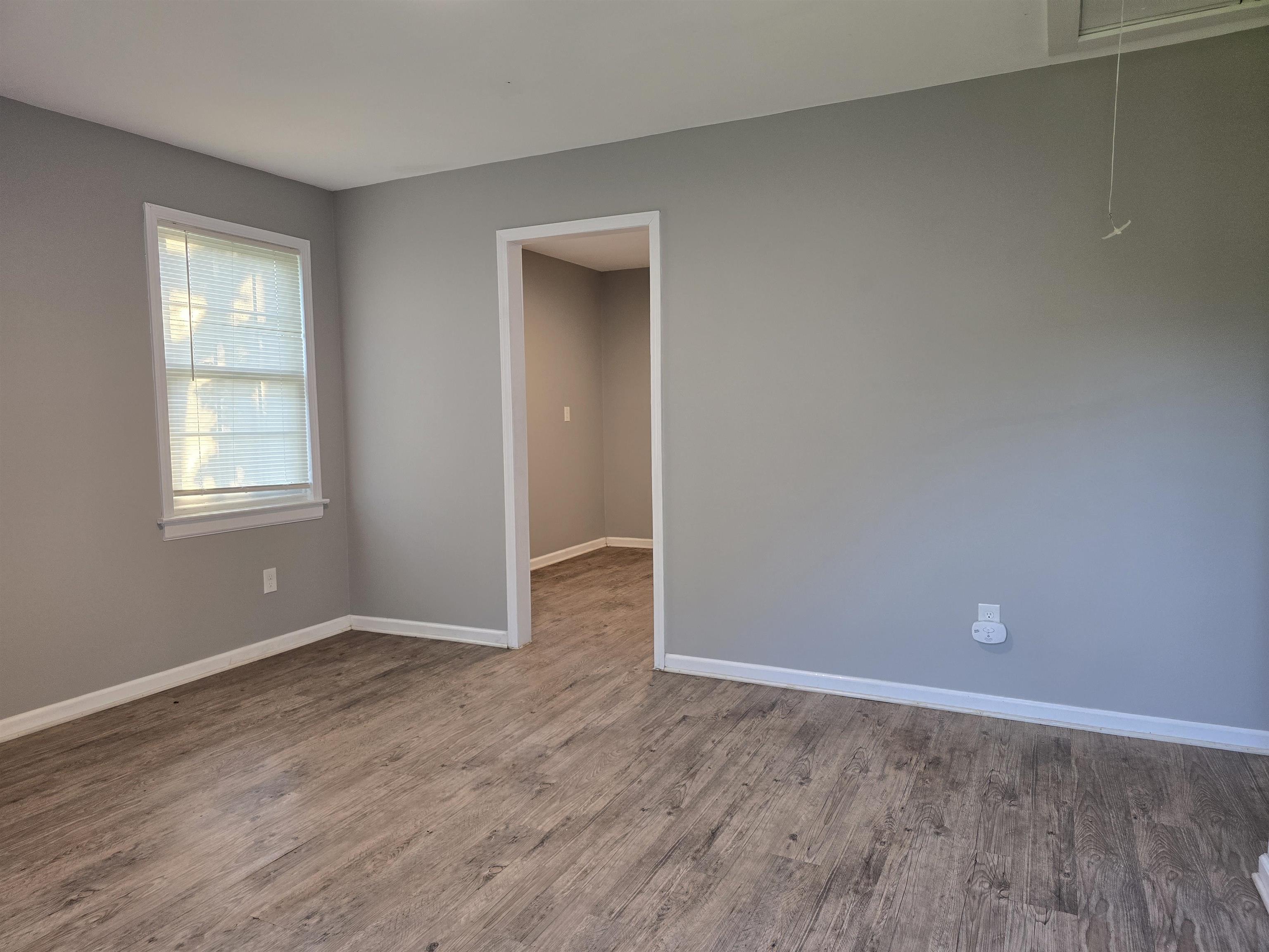 1572 Hanauer St Property Photo 5