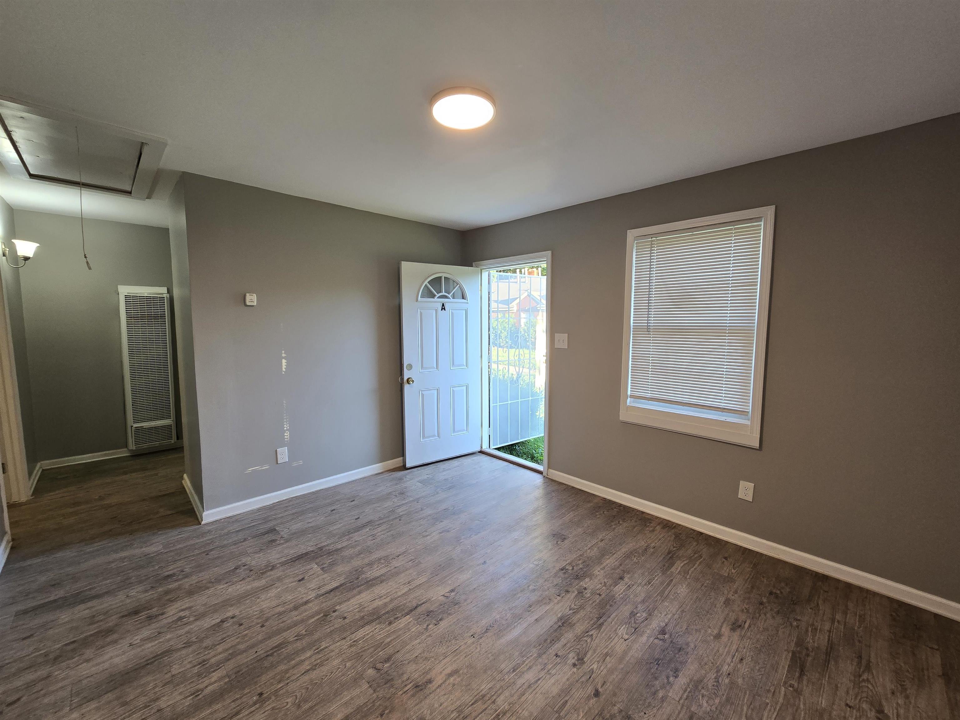 1572 Hanauer St Property Photo 6