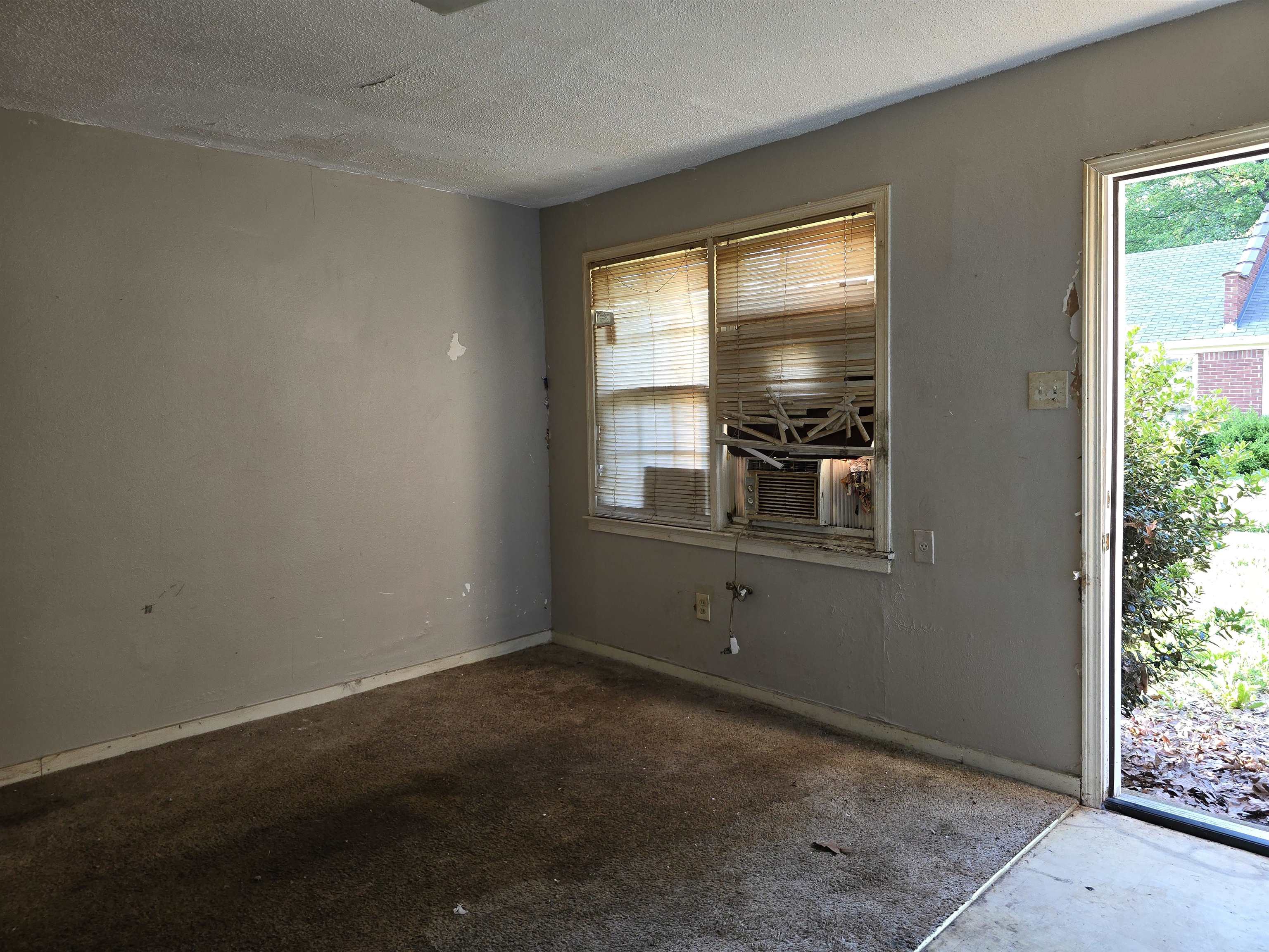 1572 Hanauer St Property Photo 30