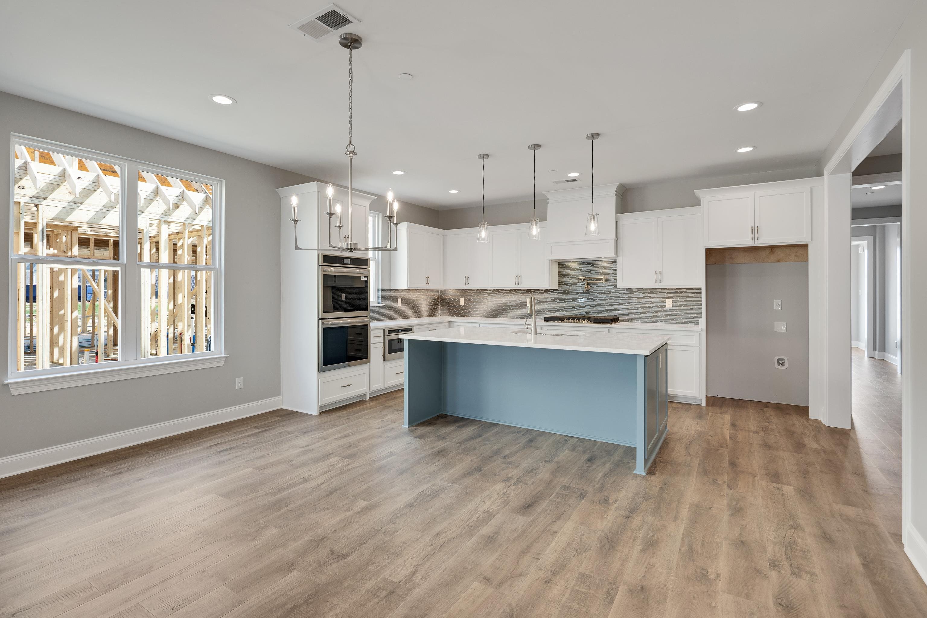 100 Rambling Rex Trl Property Photo 6
