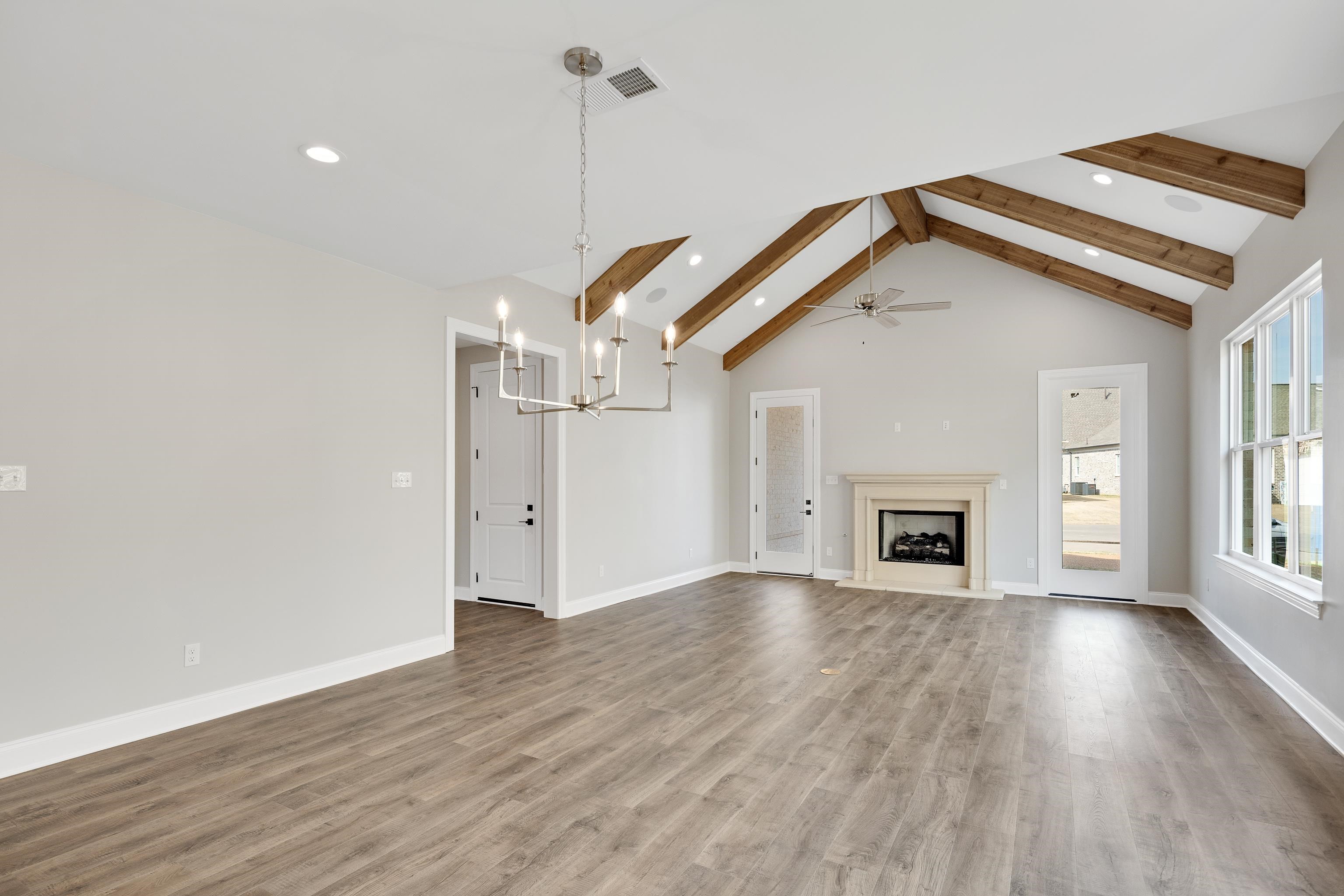 100 Rambling Rex Trl Property Photo 9