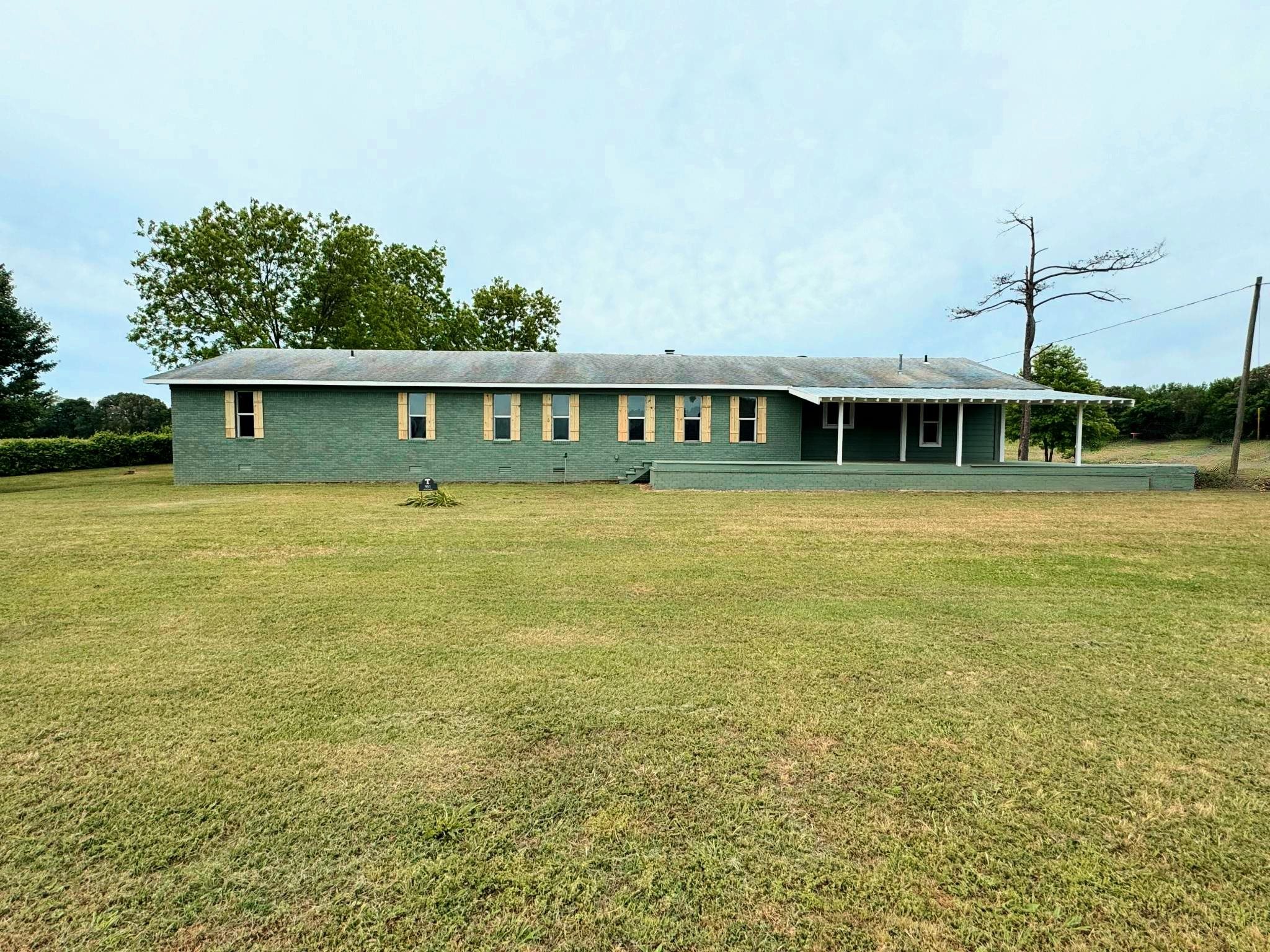 951 Sloan Rd Property Photo 2
