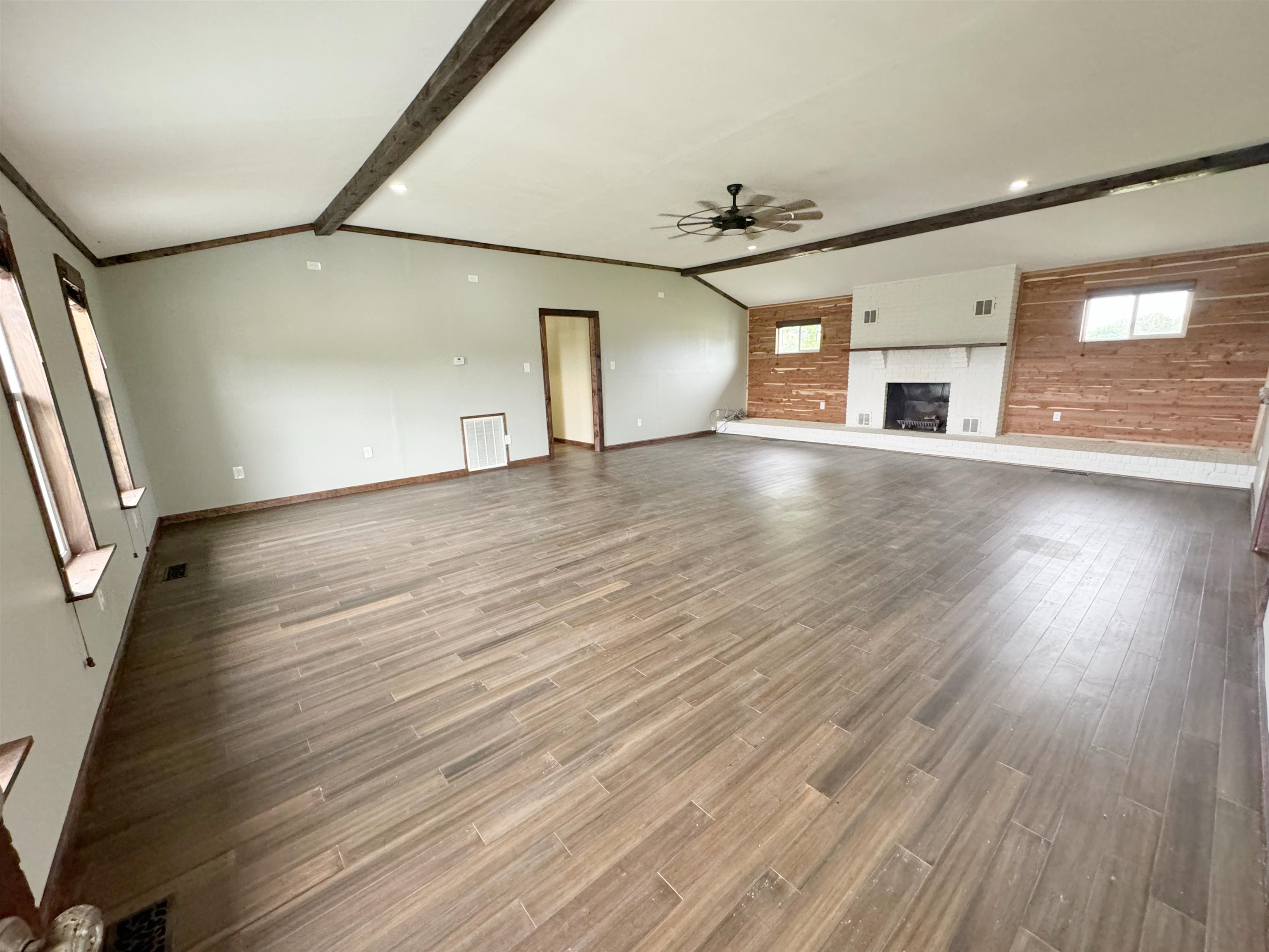 951 Sloan Rd Property Photo 4
