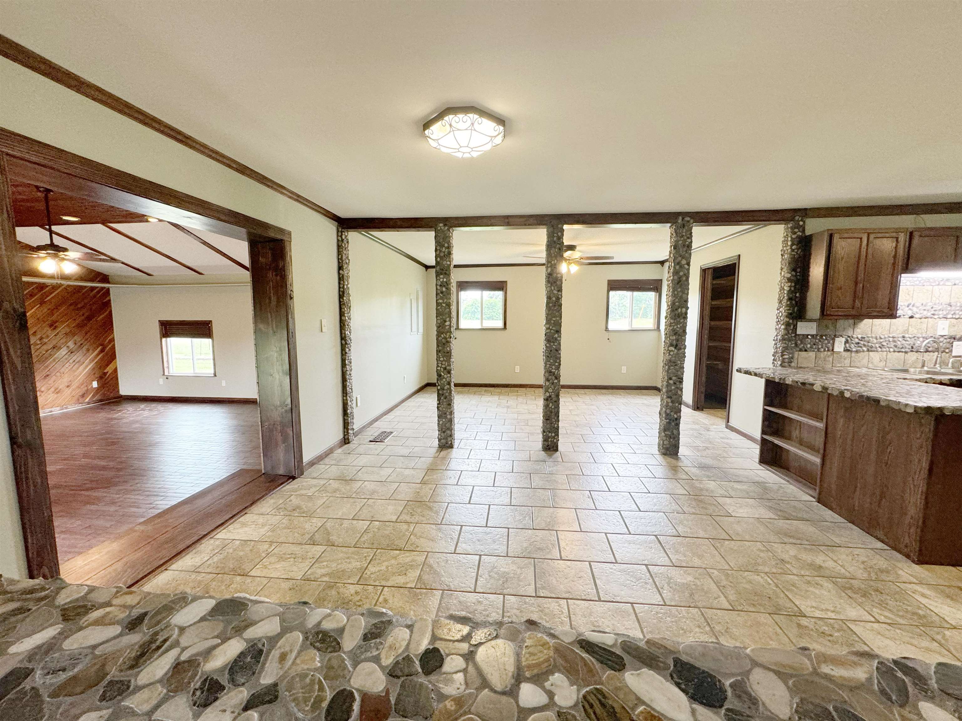 951 Sloan Rd Property Photo 10