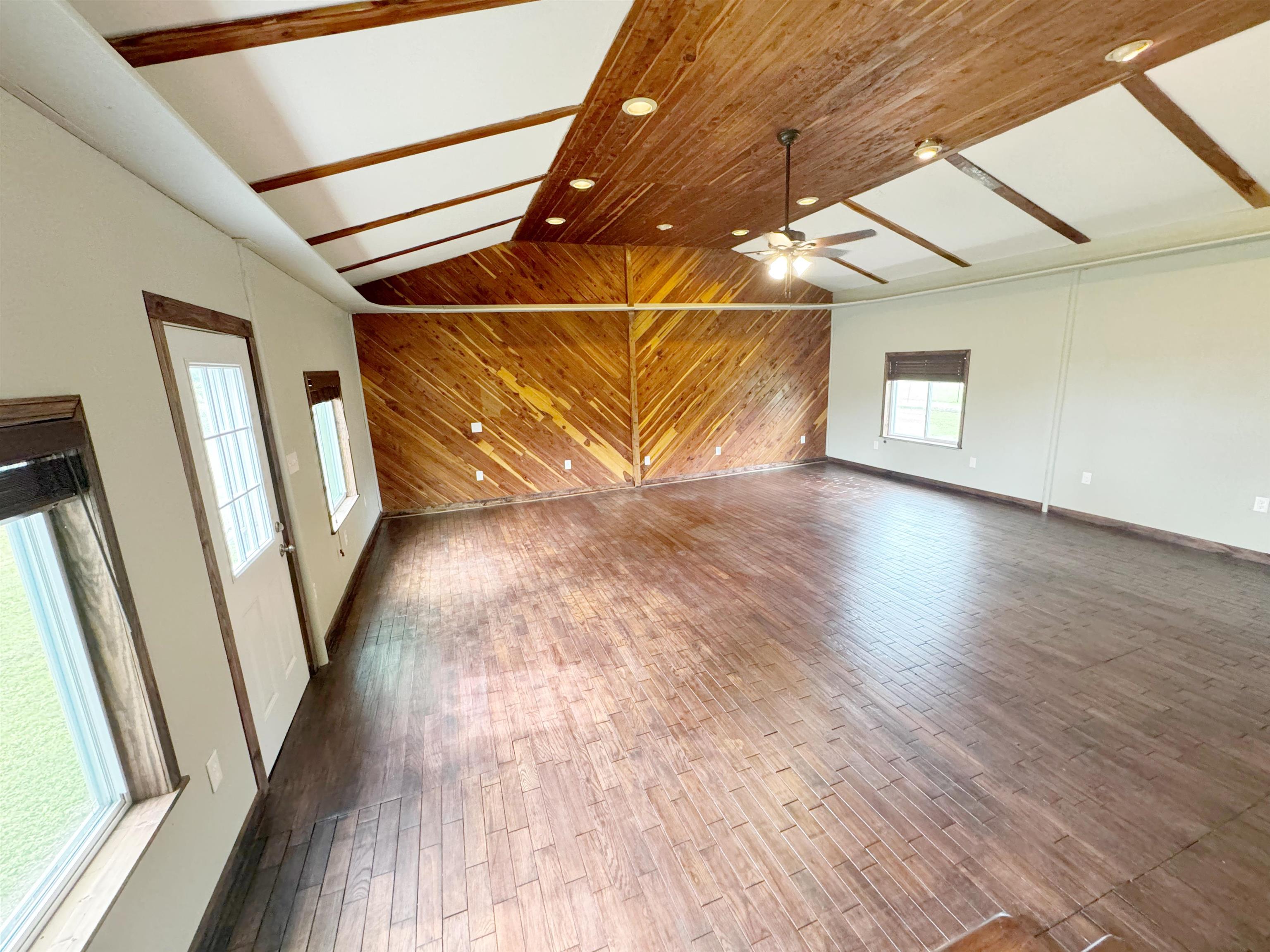 951 Sloan Rd Property Photo 12