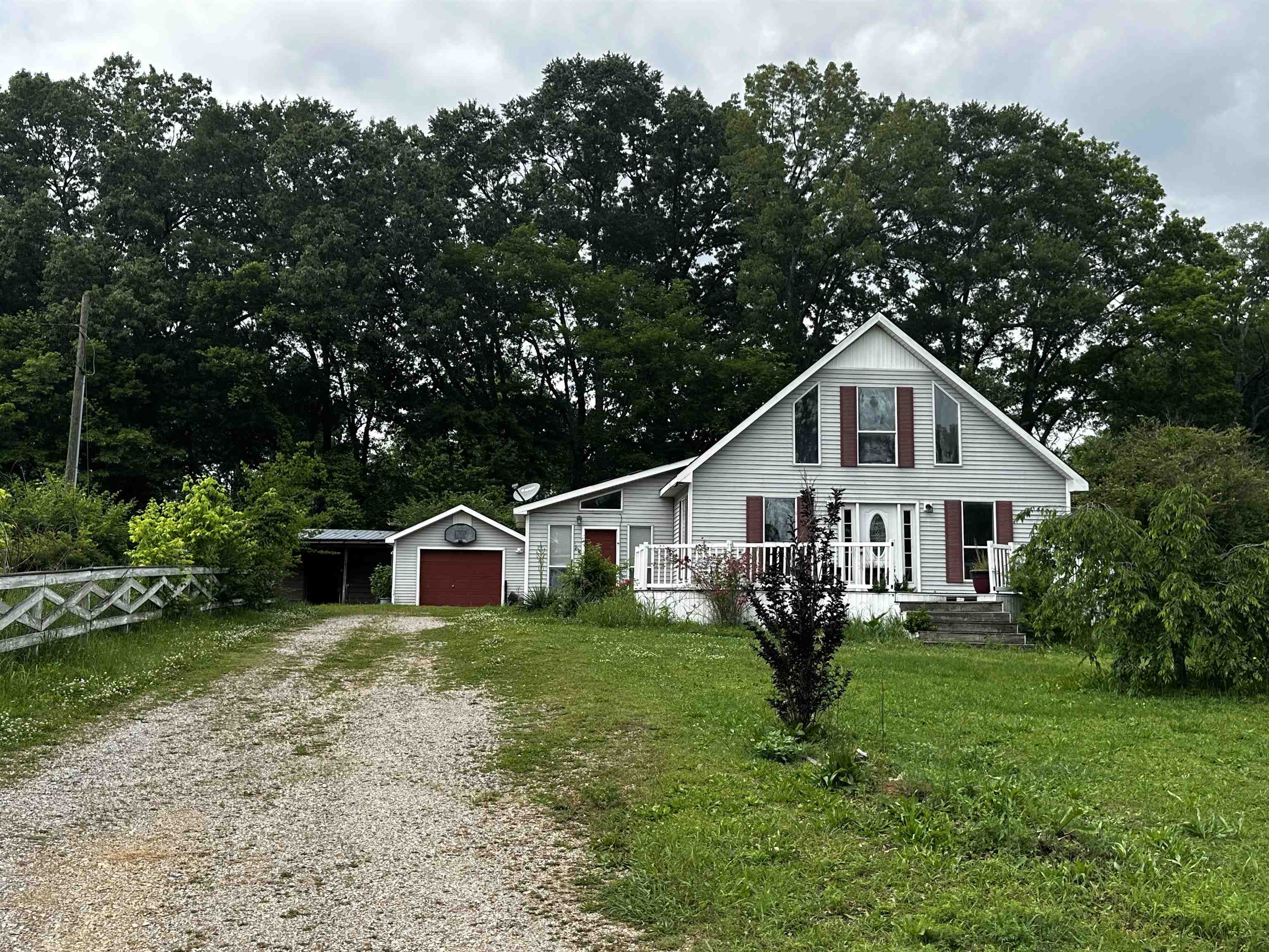 134 Horse Creek Rd Property Photo 1