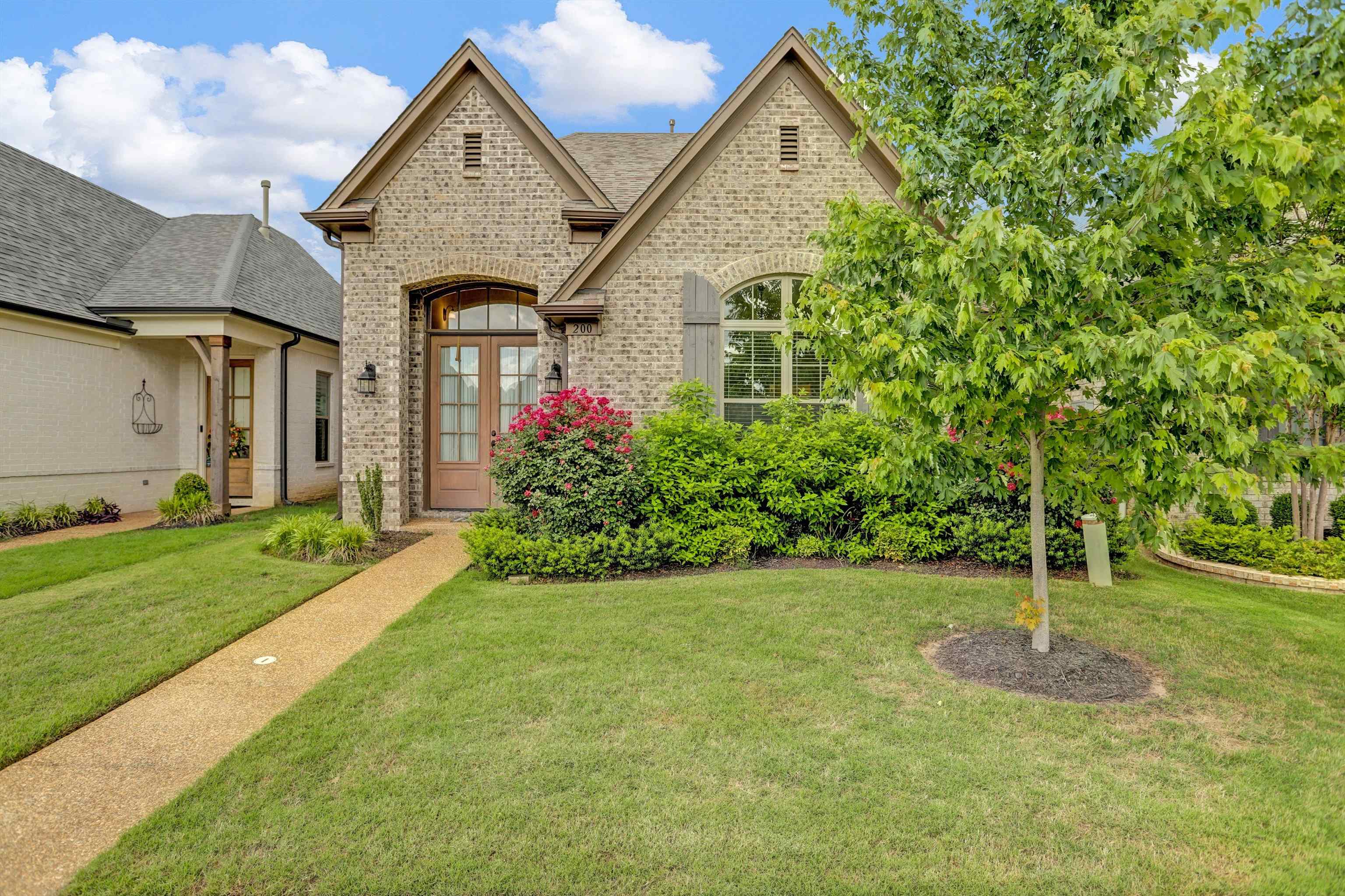 200 Choctaw Dr Property Photo 1