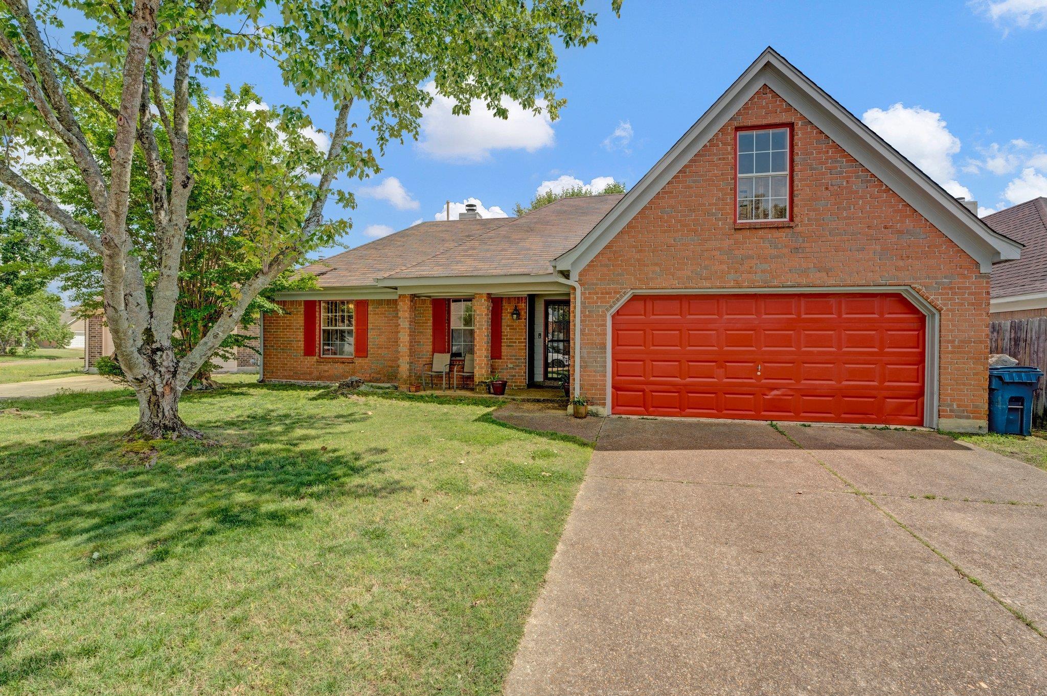 7799 Lake Cross Dr E Property Photo 1