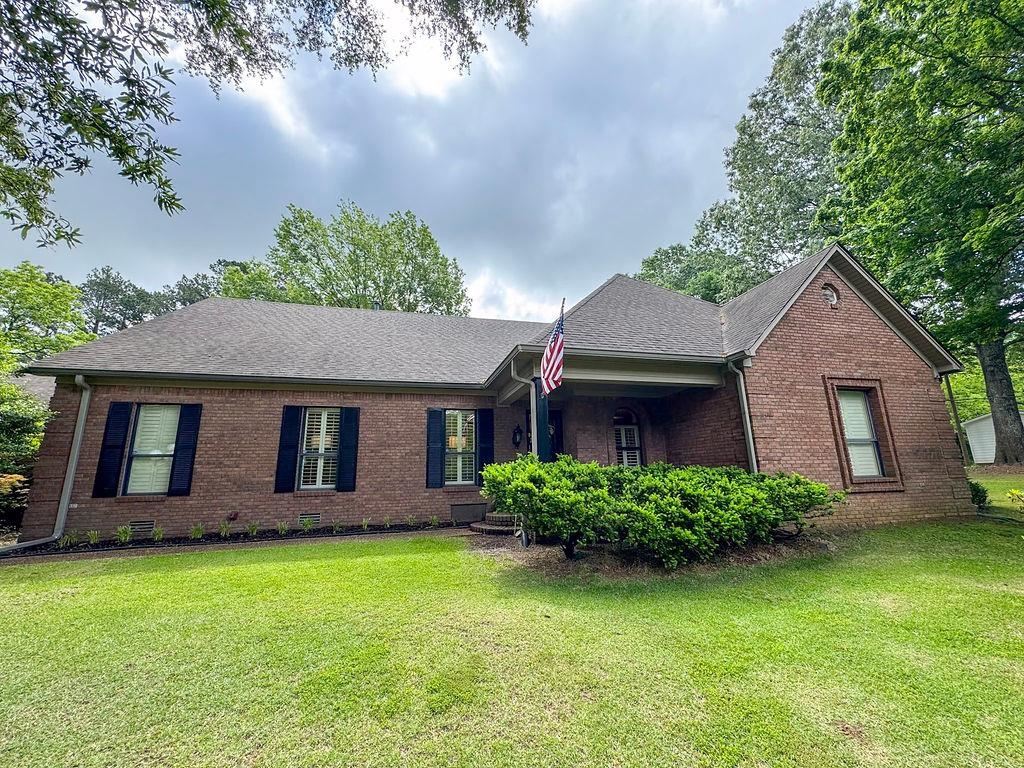 1524 Garland Dr Property Photo 1