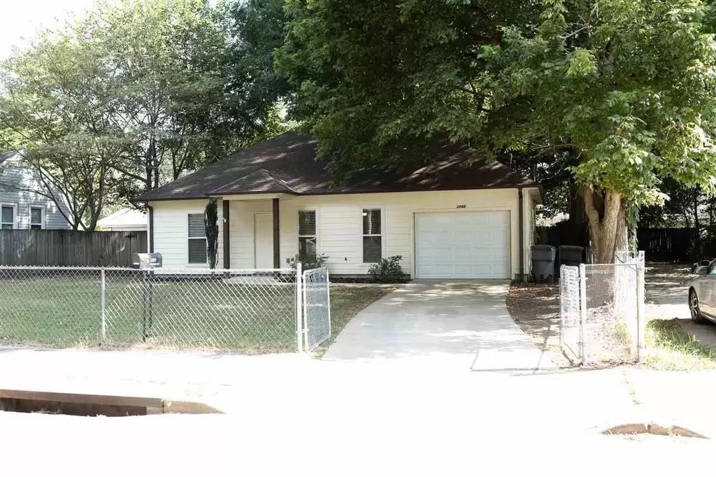 3789 Fairoaks Ave Property Photo 1