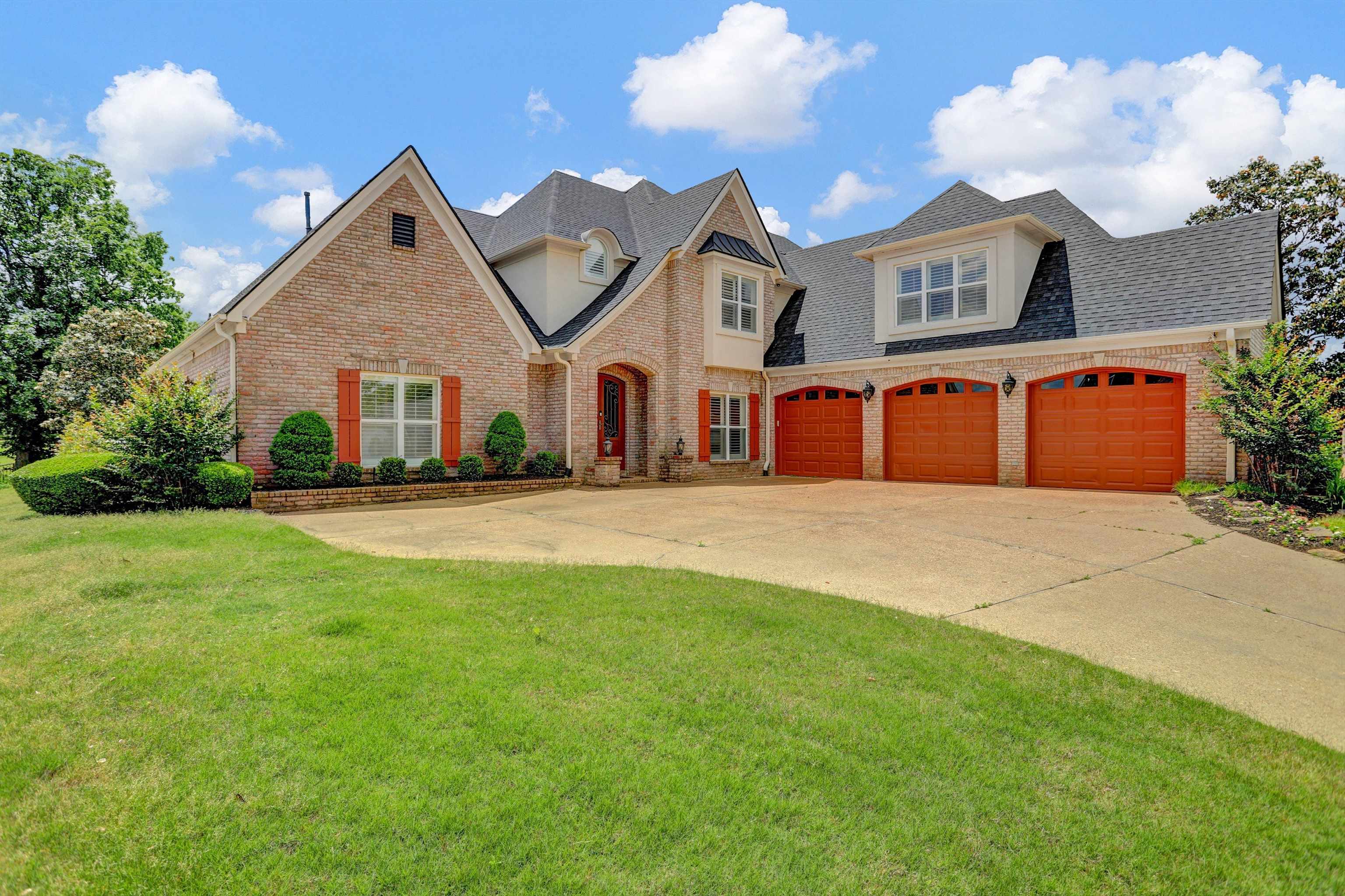 9837 Lake Breeze Cv Property Photo 1
