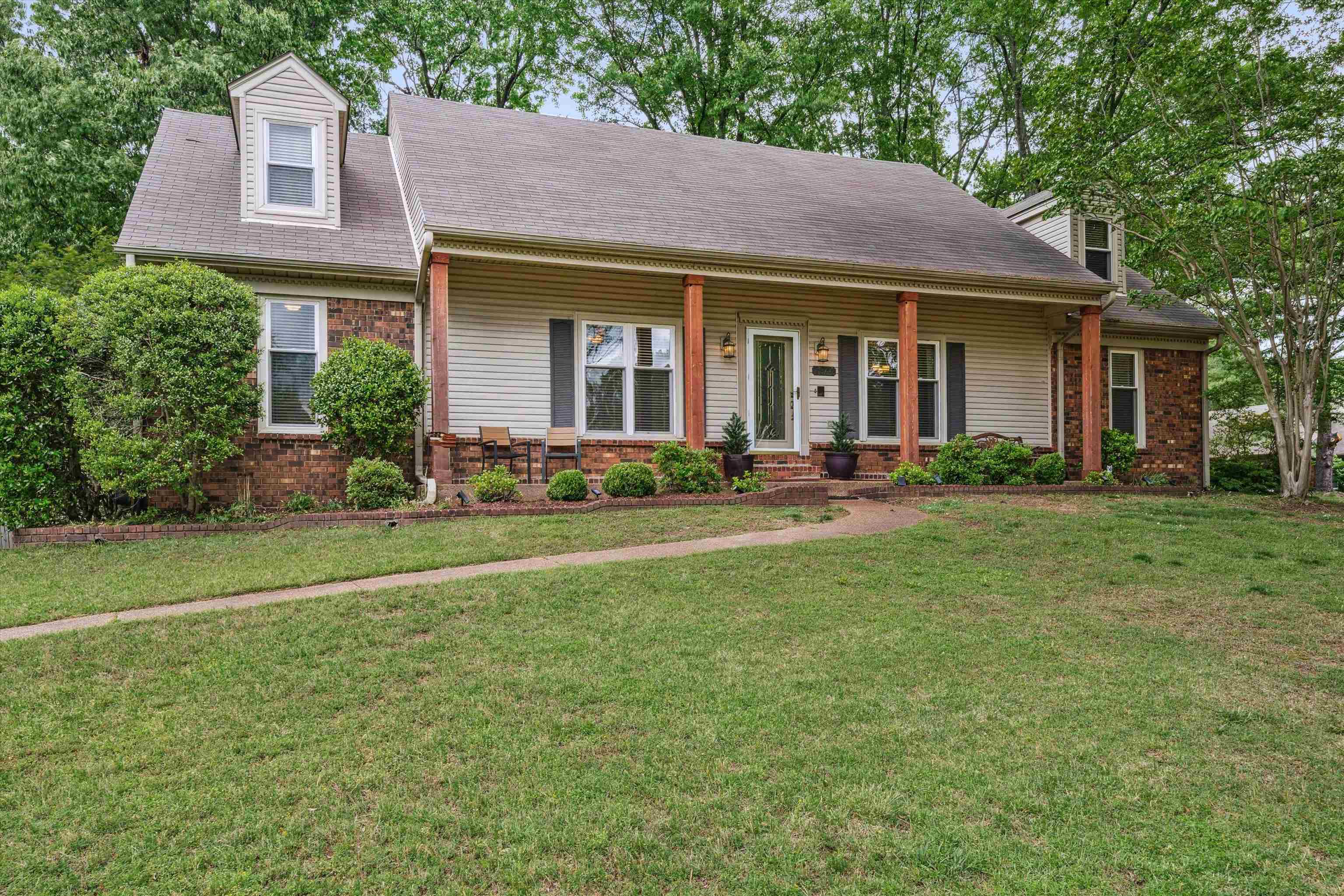 7944 Cross Village Dr Property Photo 1