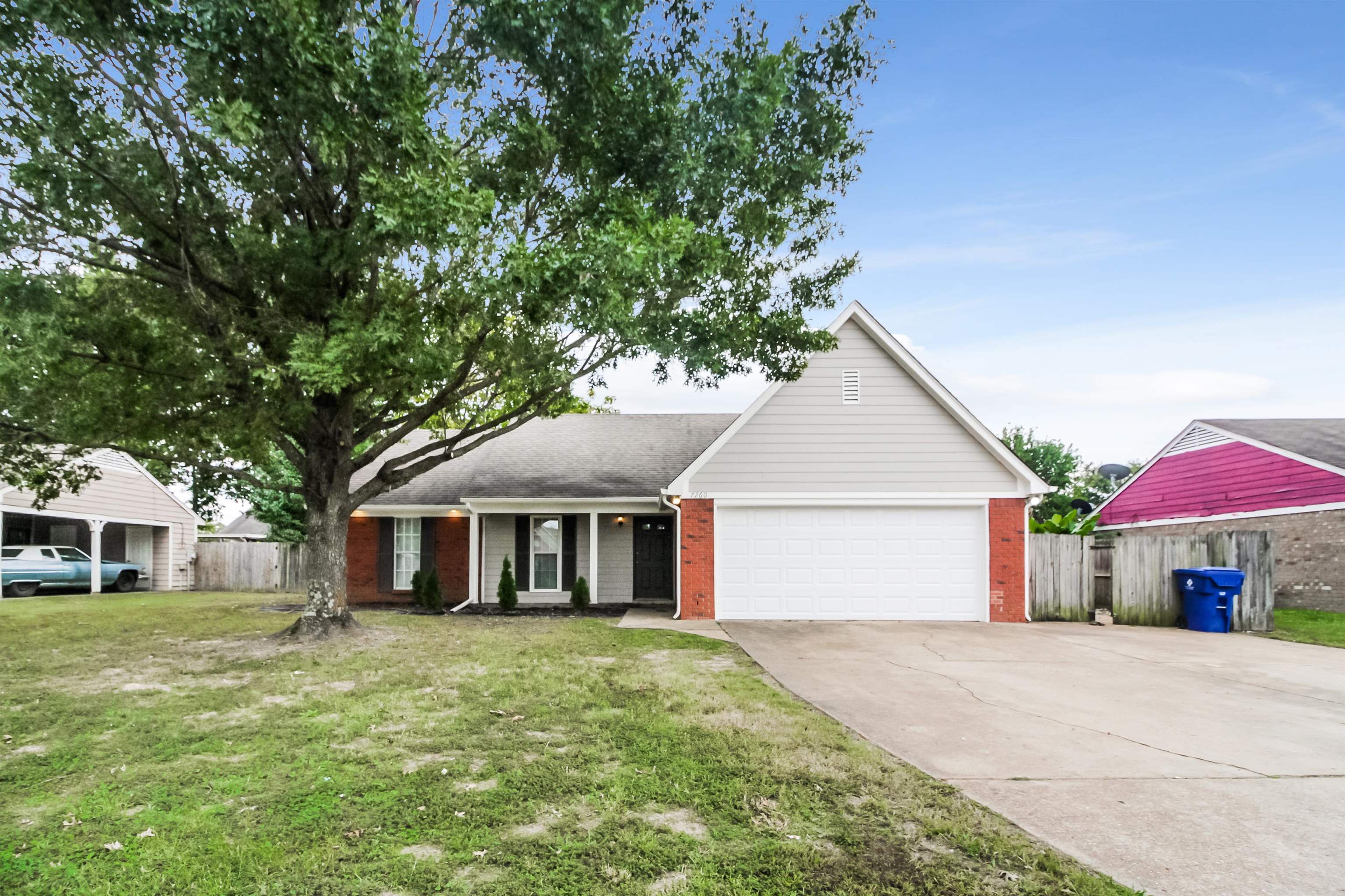 6718 Lake Point Cir Property Photo 1