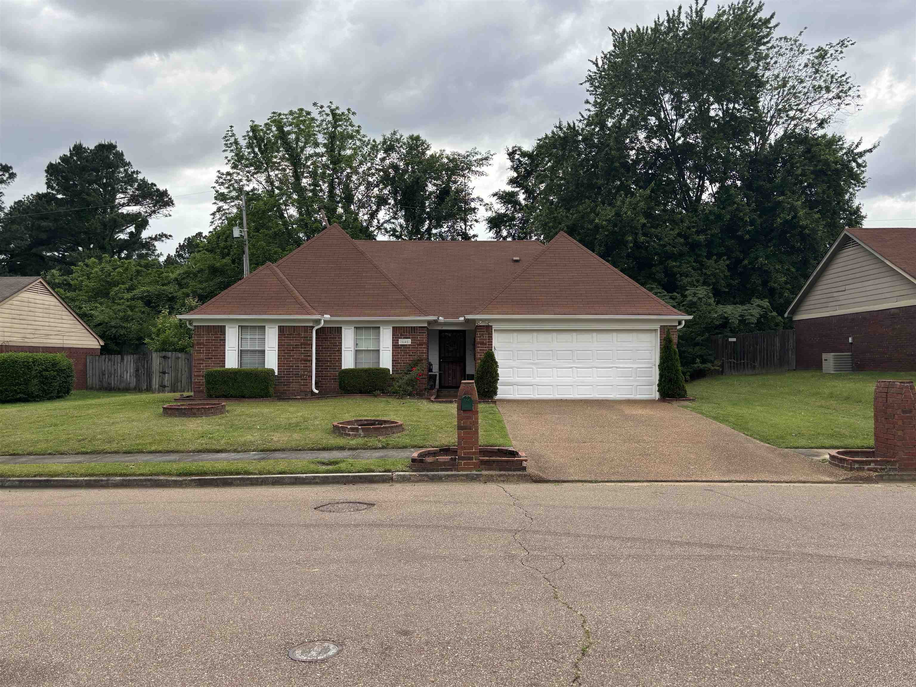 5545 April Forest Dr Property Photo 1