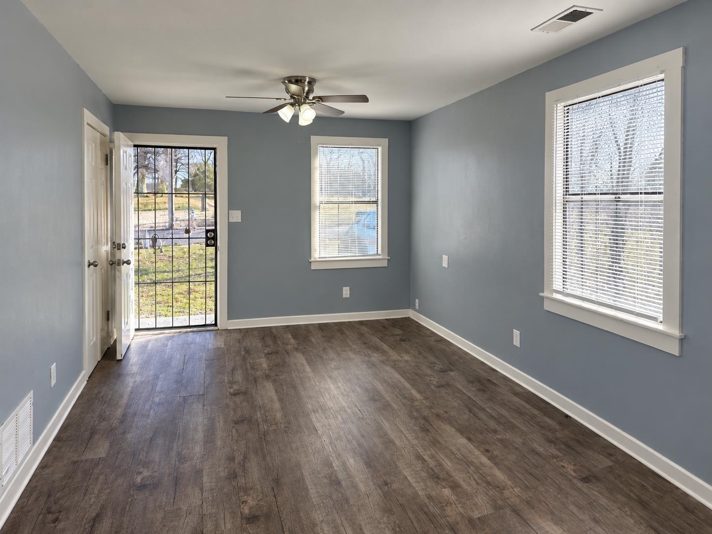 3075 Debby St Property Photo 5