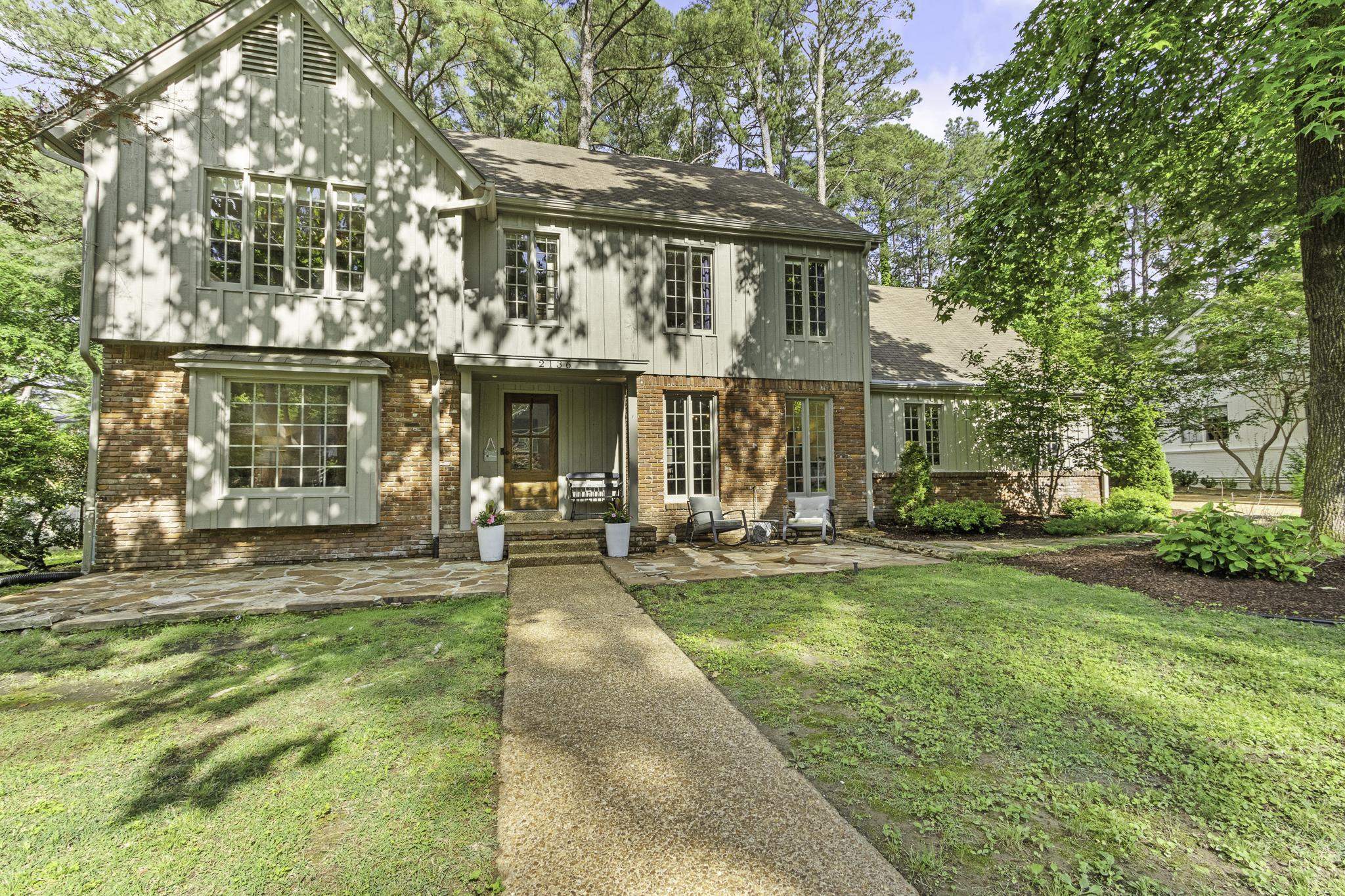 2136 Wentworth Ln Property Photo 1