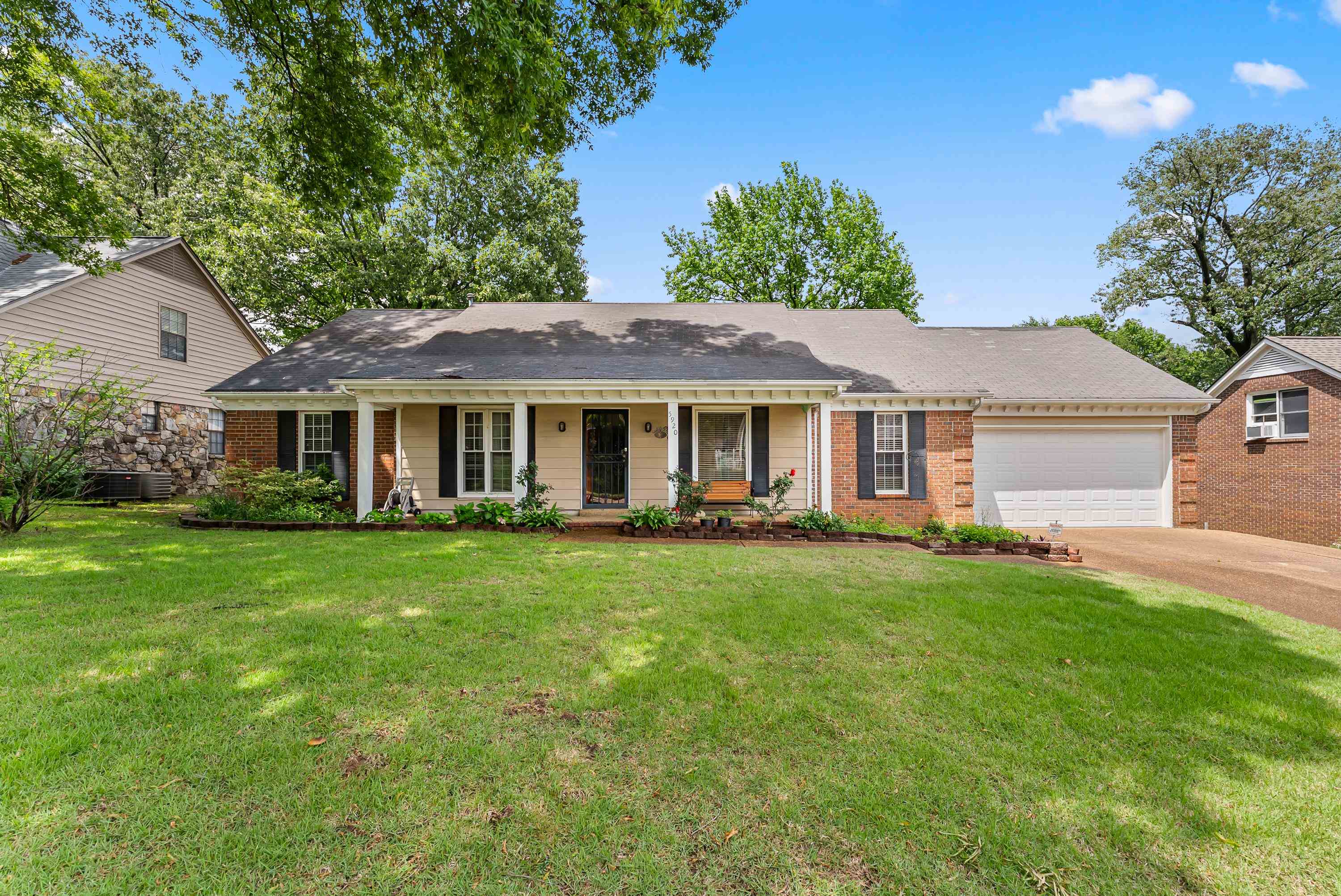 5920 Diplomat Pl Property Photo 1