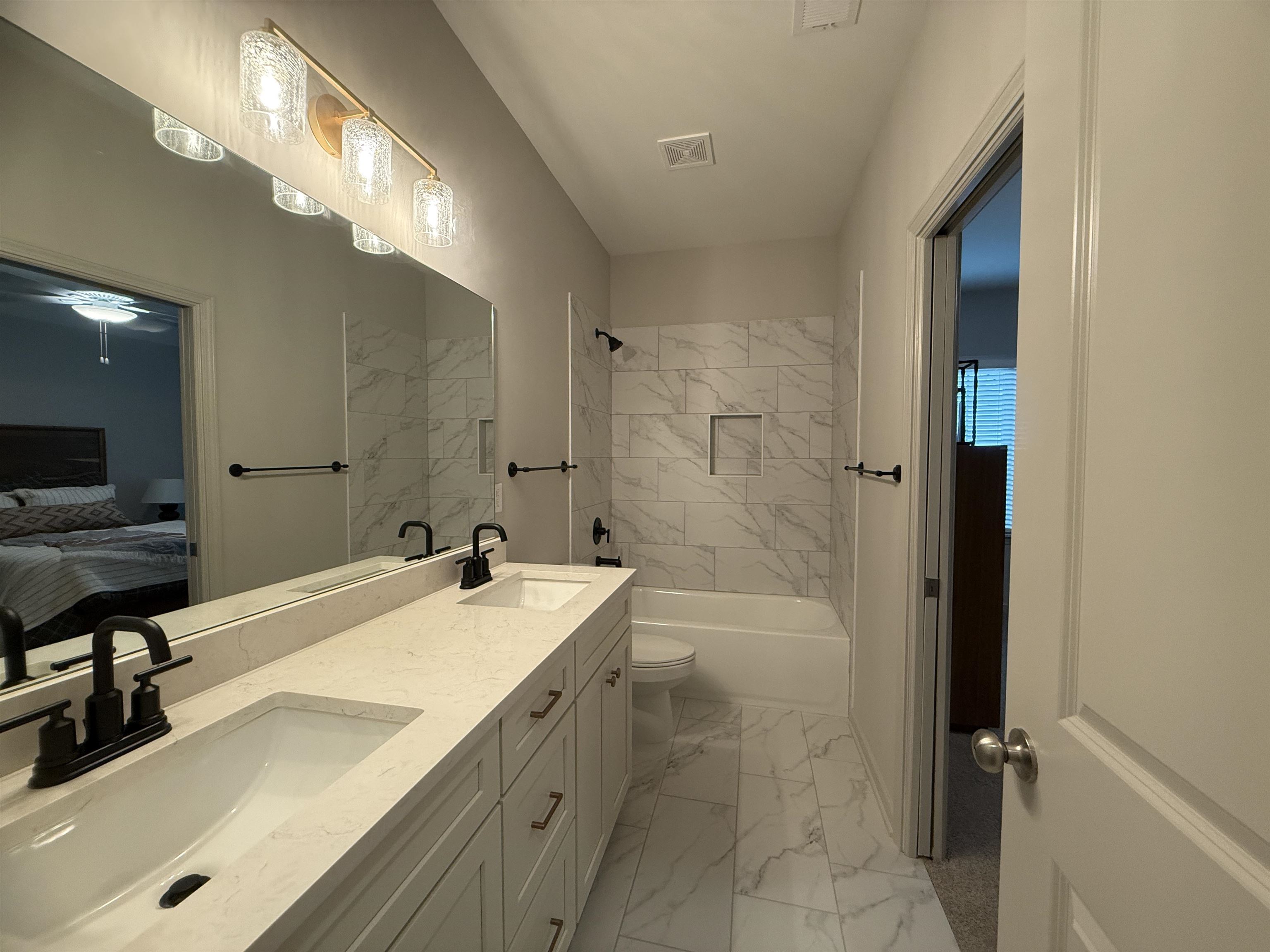 11516 Sunsparkler Way Property Photo 16