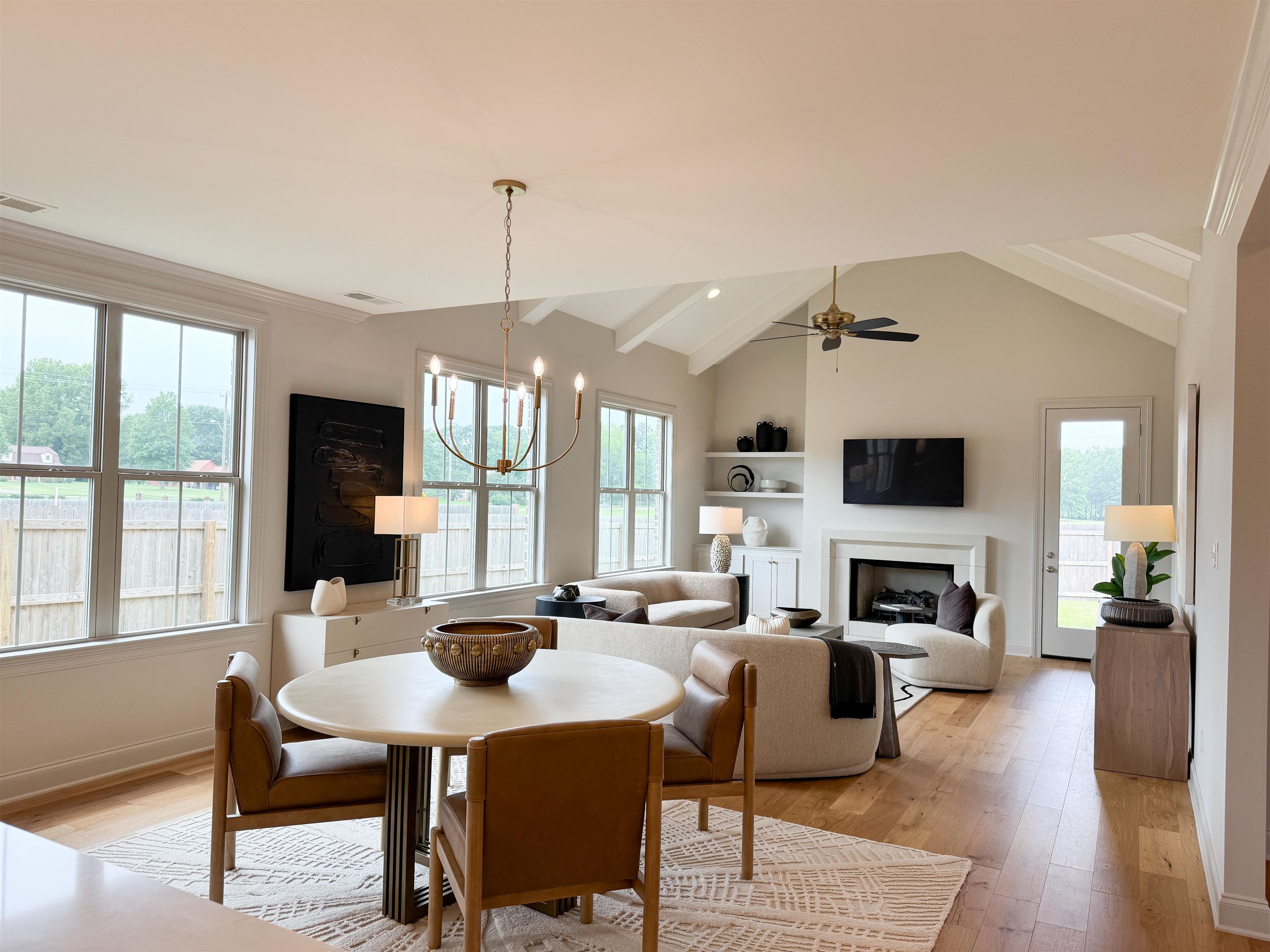 11498 Sunsparkler Way Property Photo 2