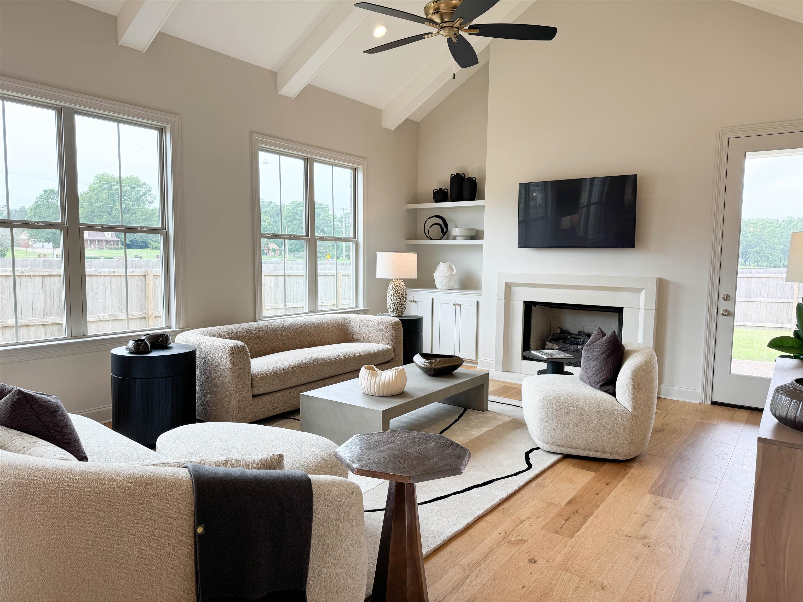11498 Sunsparkler Way Property Photo 3