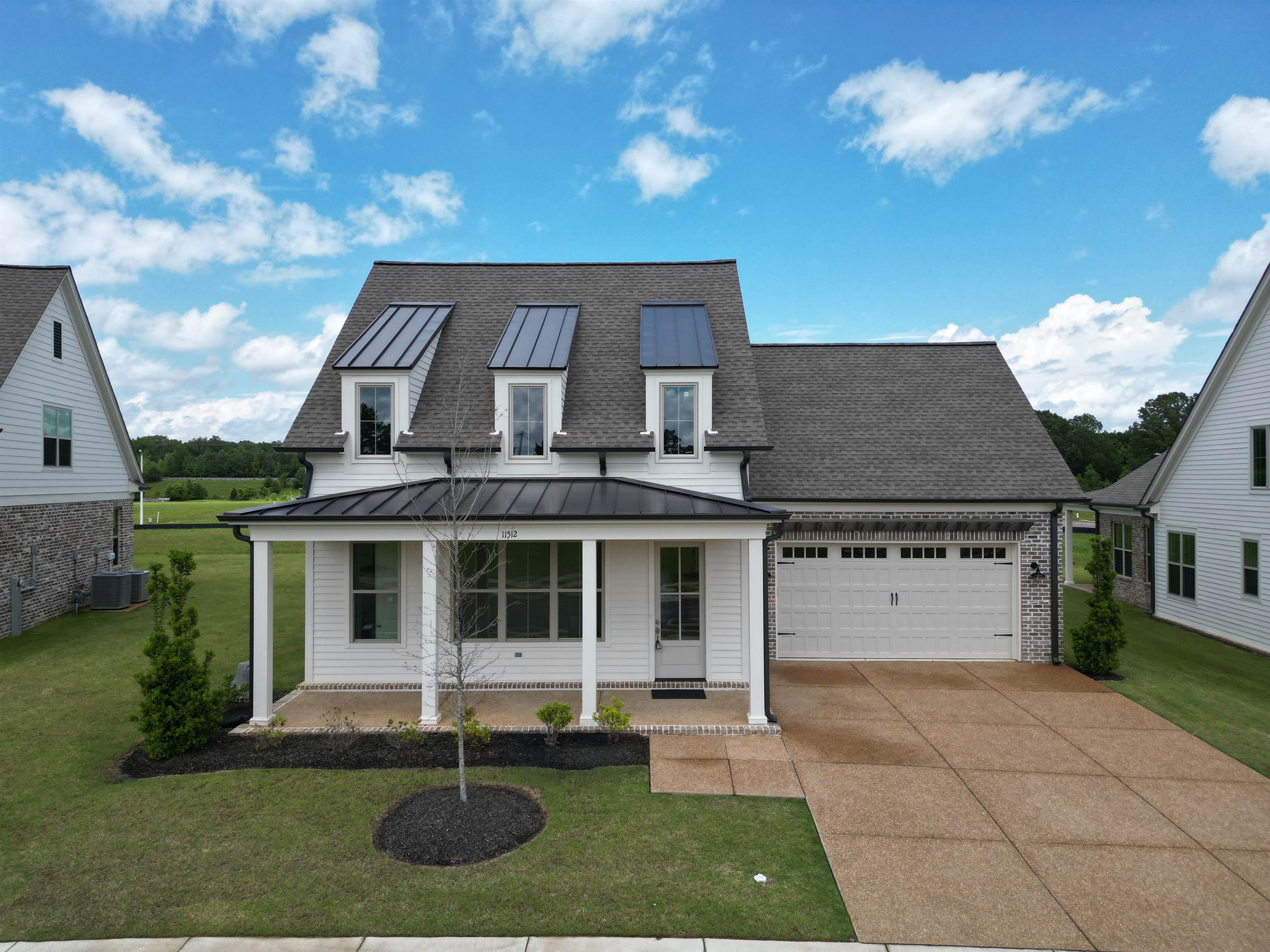 11512 Sunsparkler Way Property Photo 1